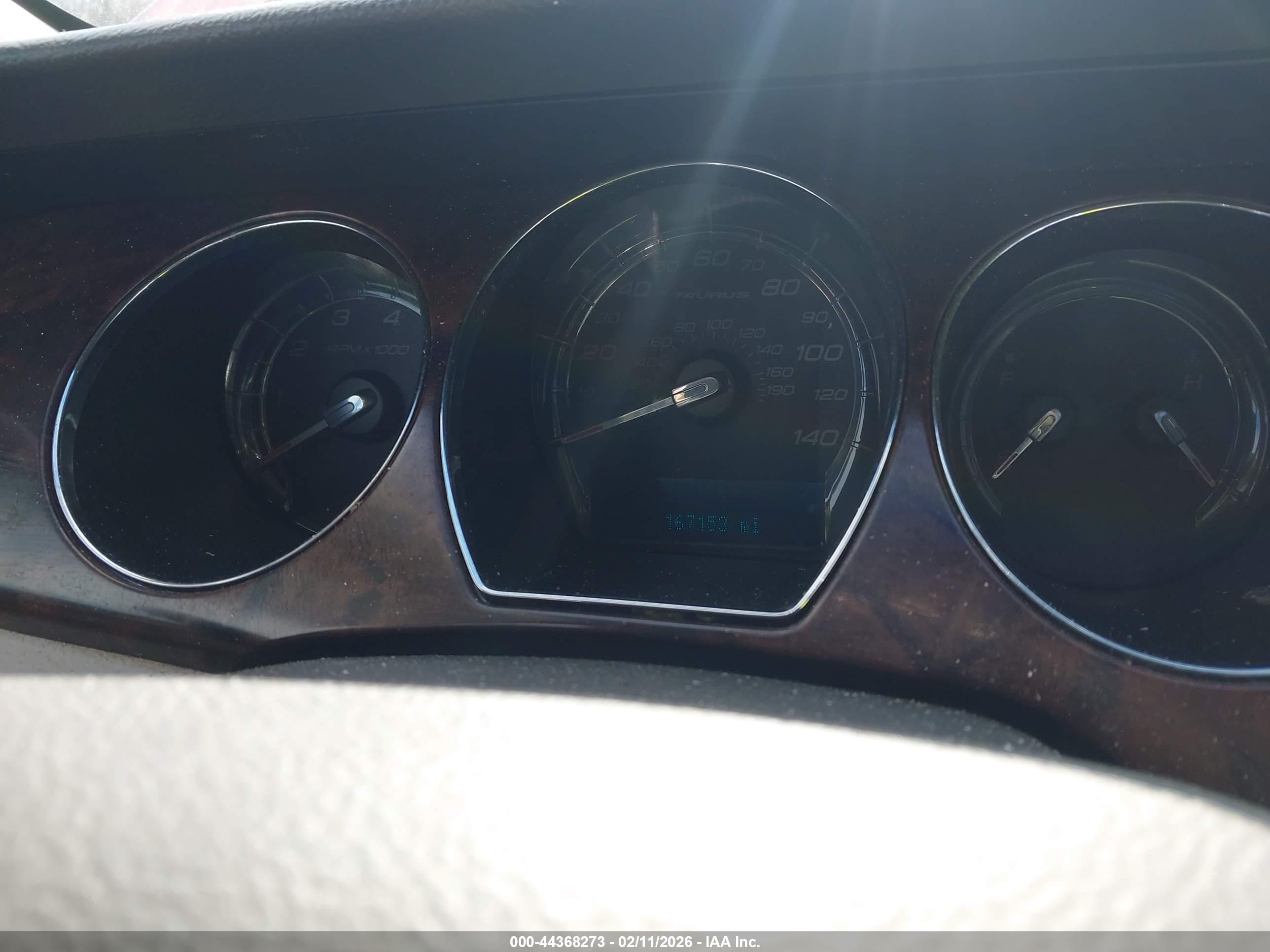 FORD TAURUS image 7