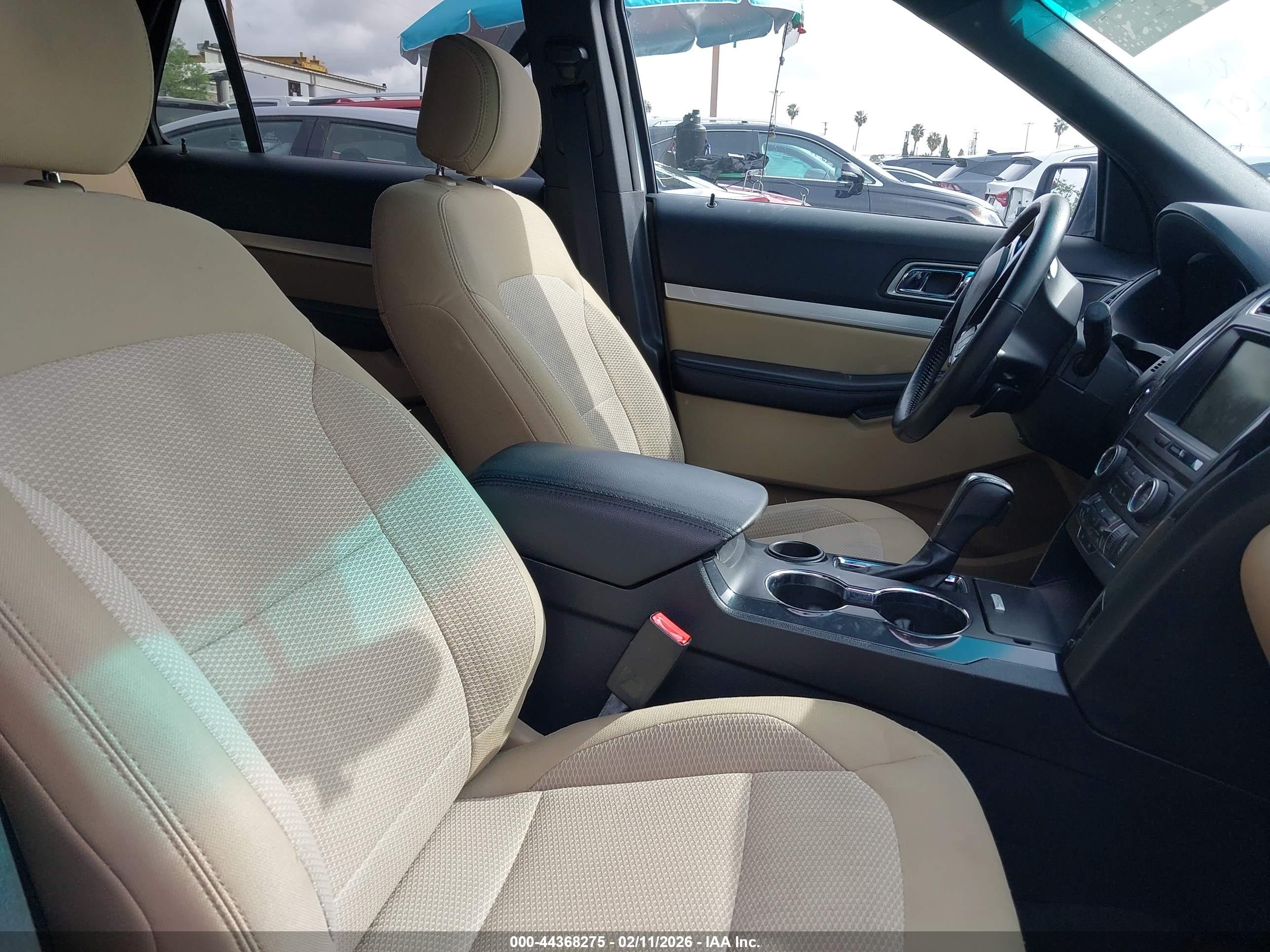 FORD EXPLORER image 5