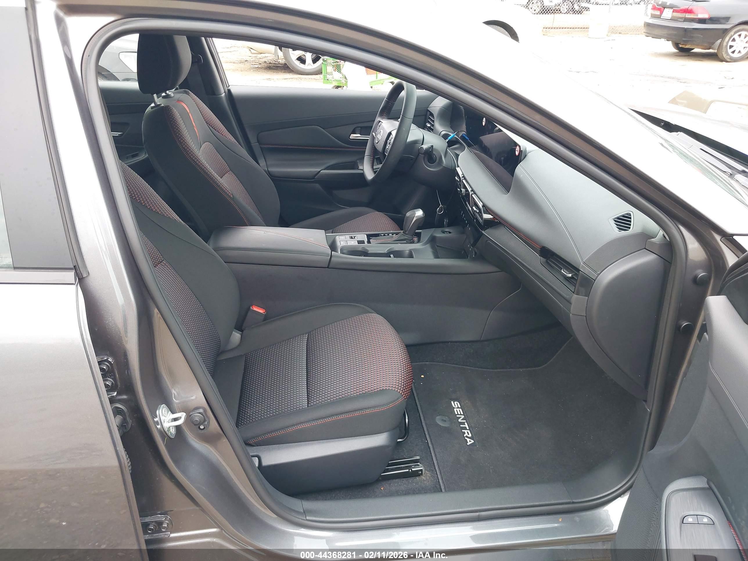 NISSAN SENTRA image 5
