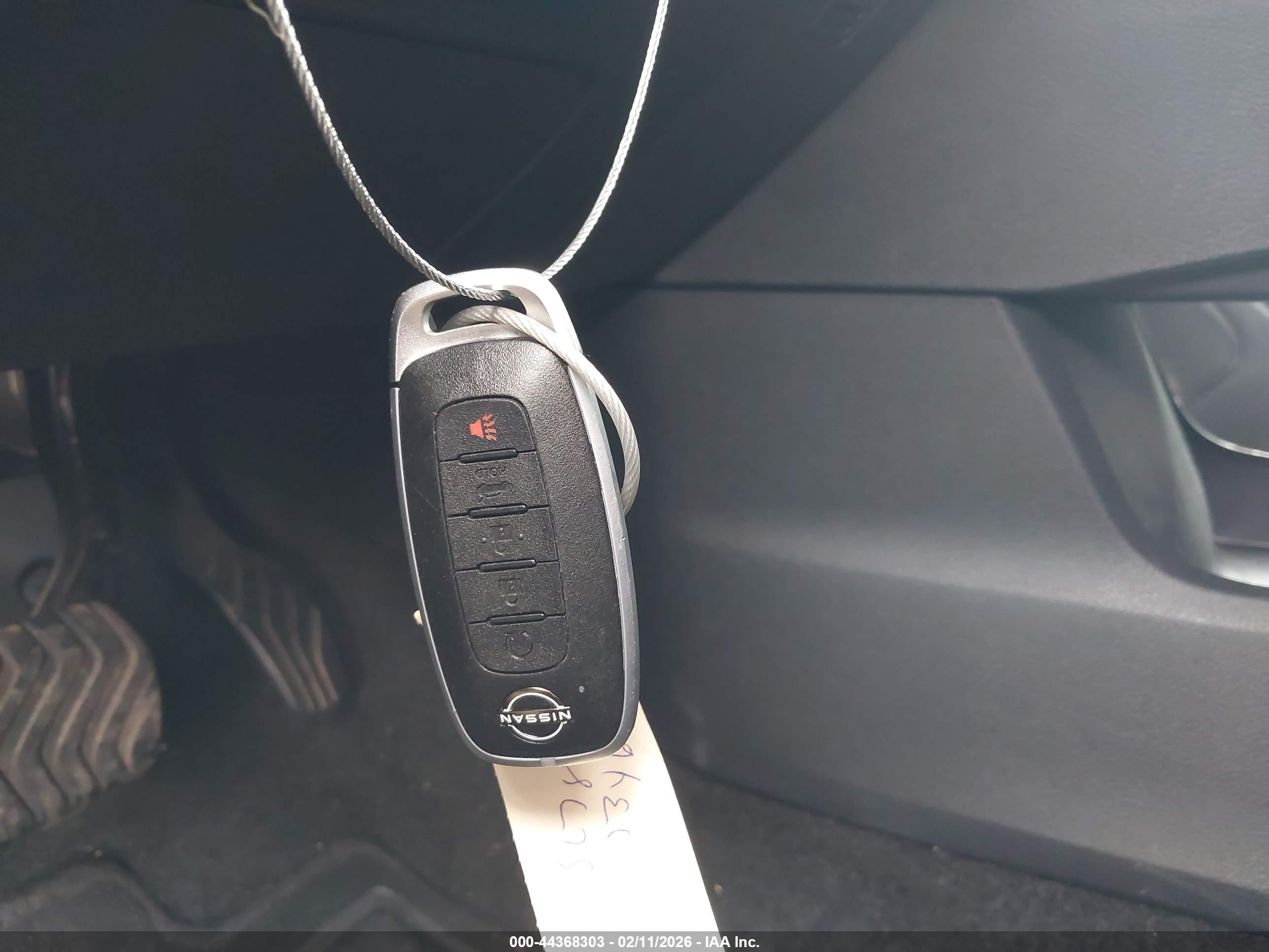 NISSAN ROGUE image 11