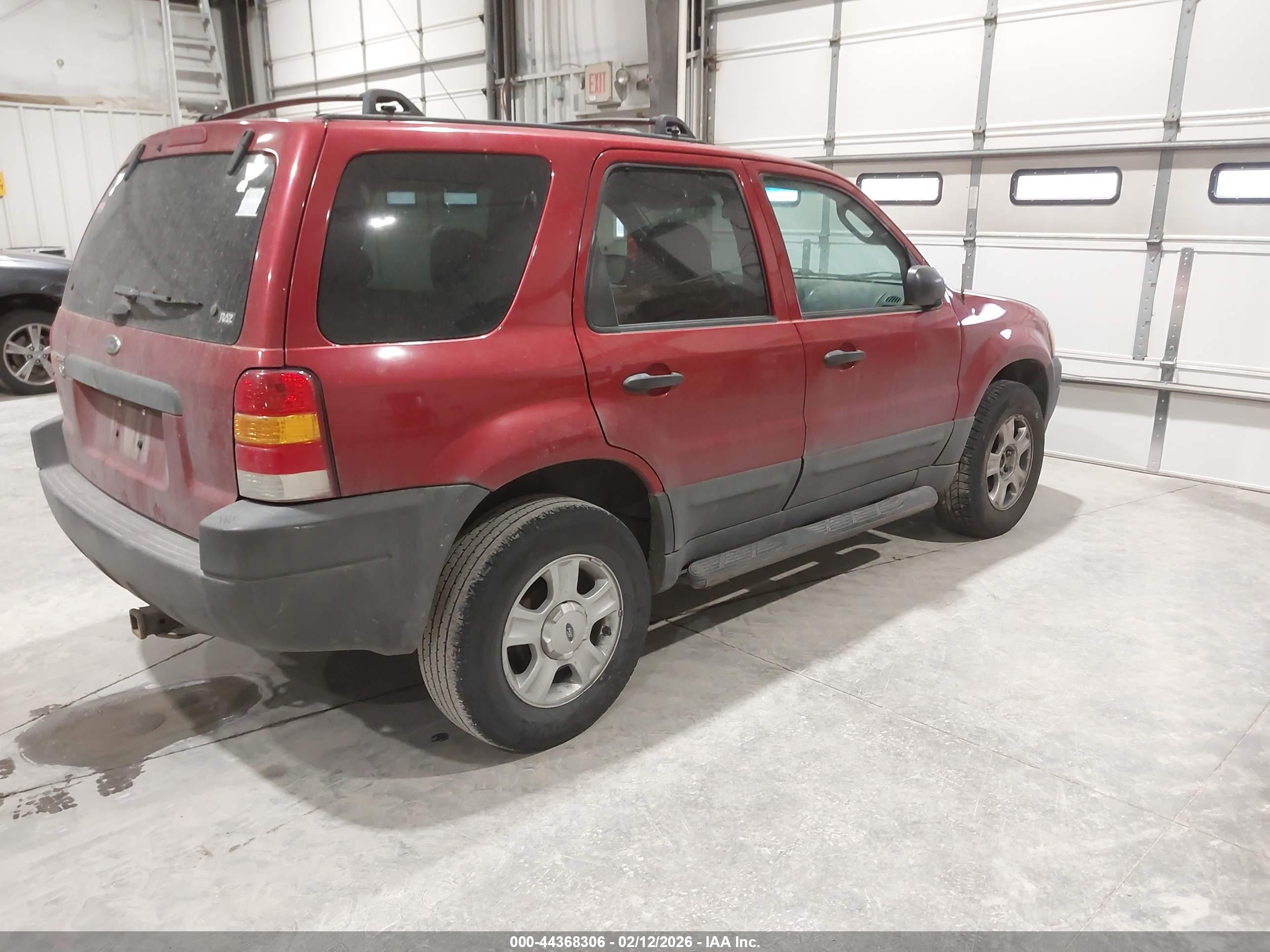 FORD ESCAPE image 4