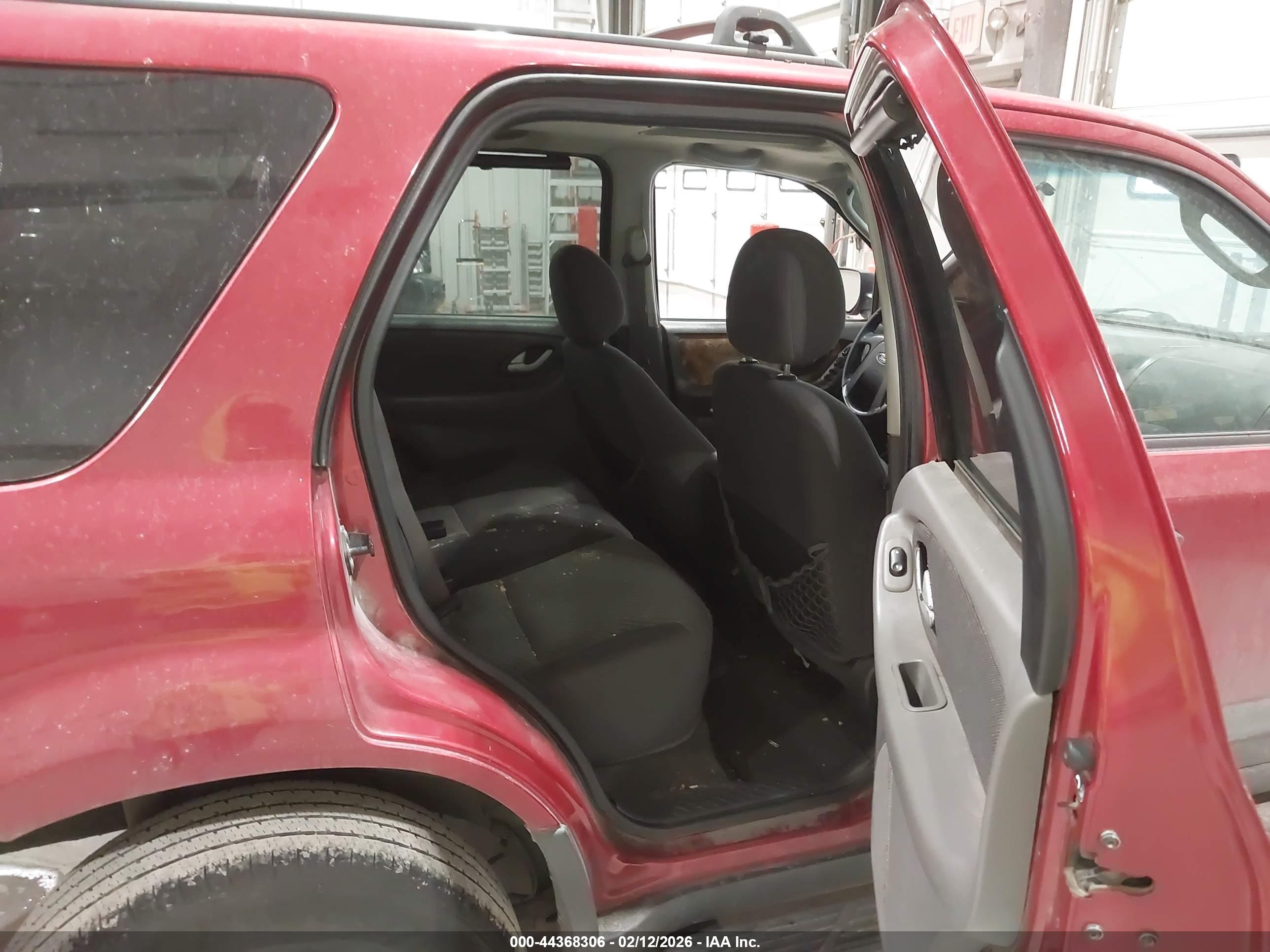 FORD ESCAPE image 8
