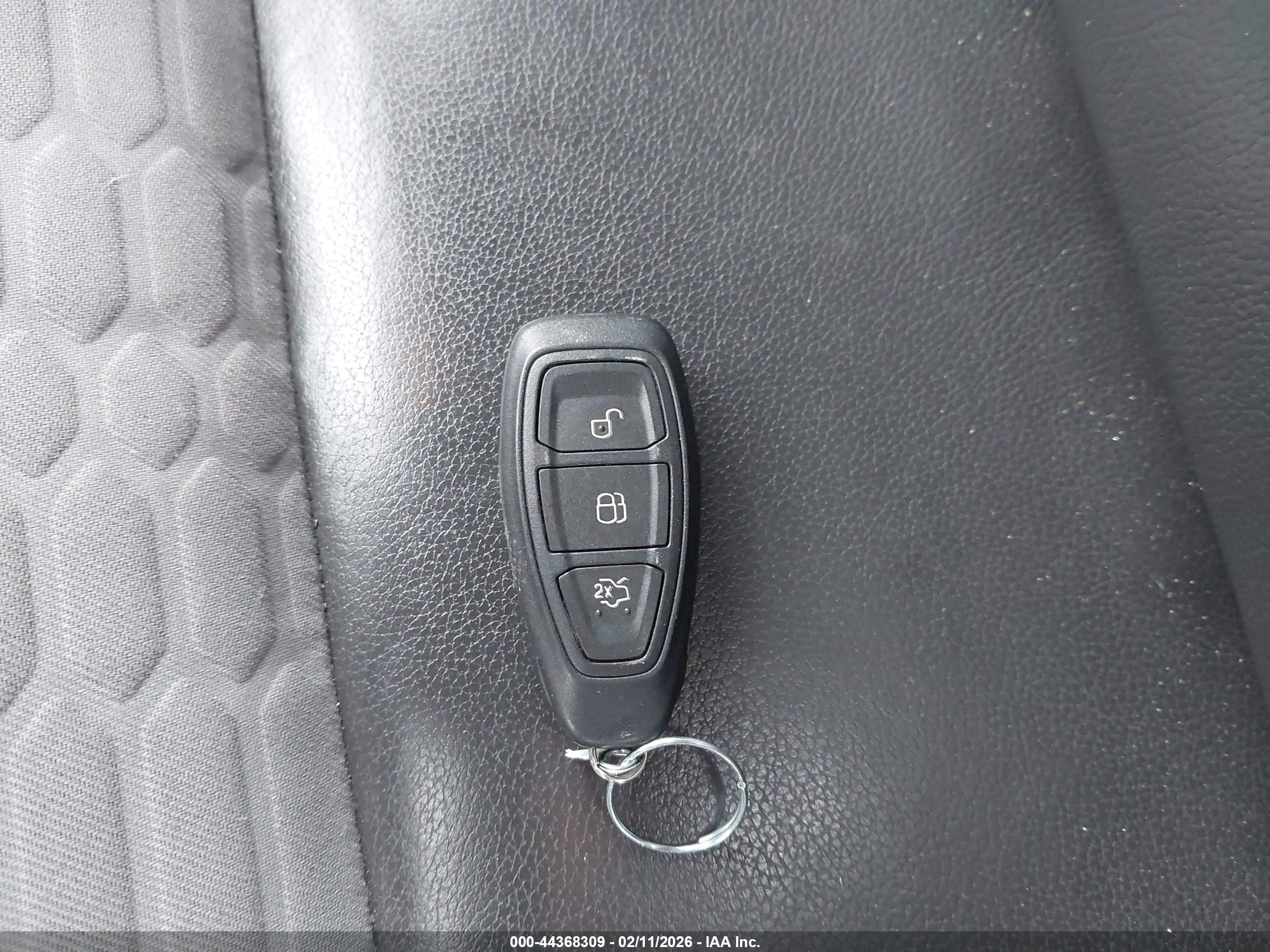 FORD FIESTA image 11
