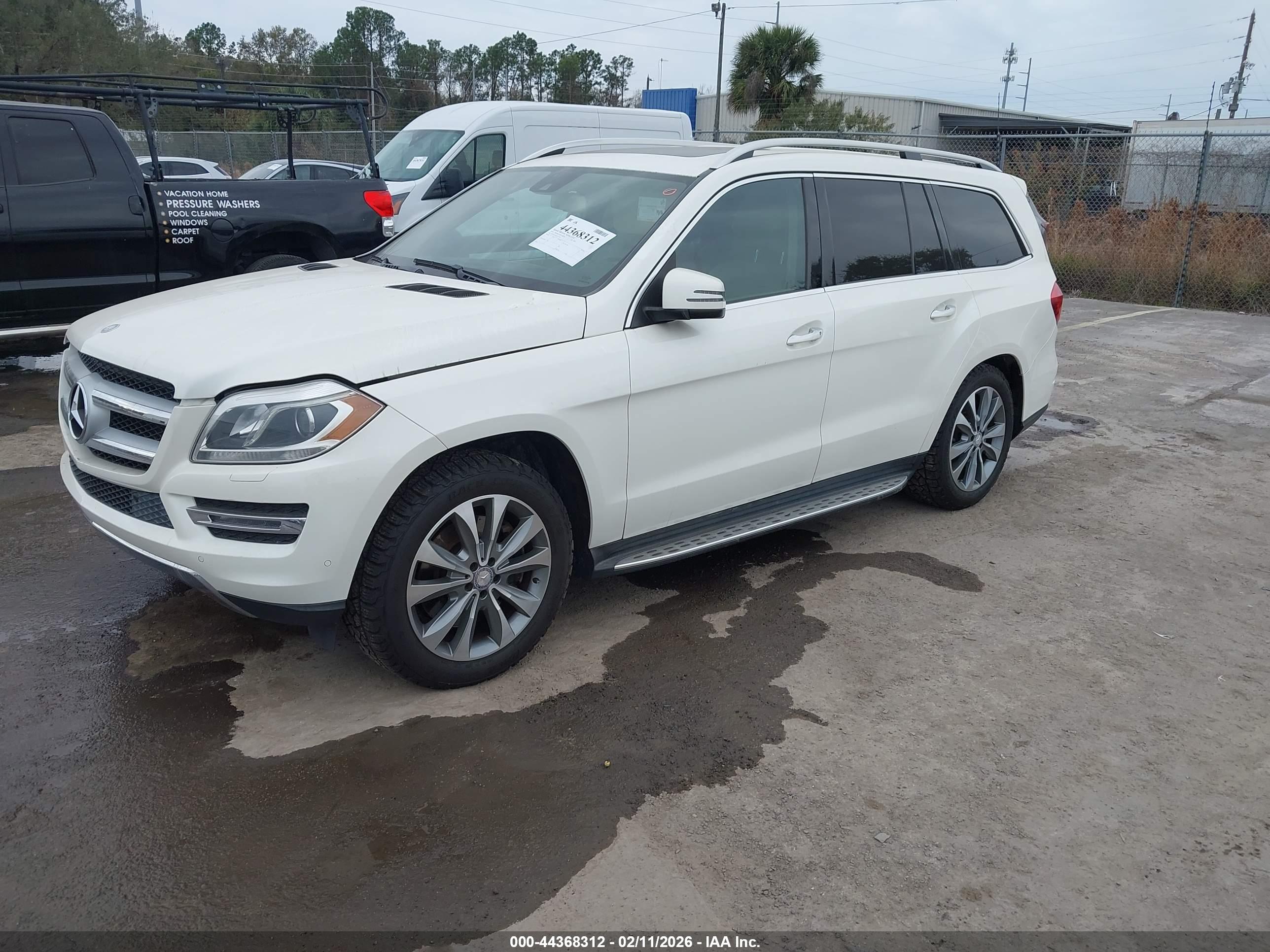 MERCEDES-BENZ GL image 2