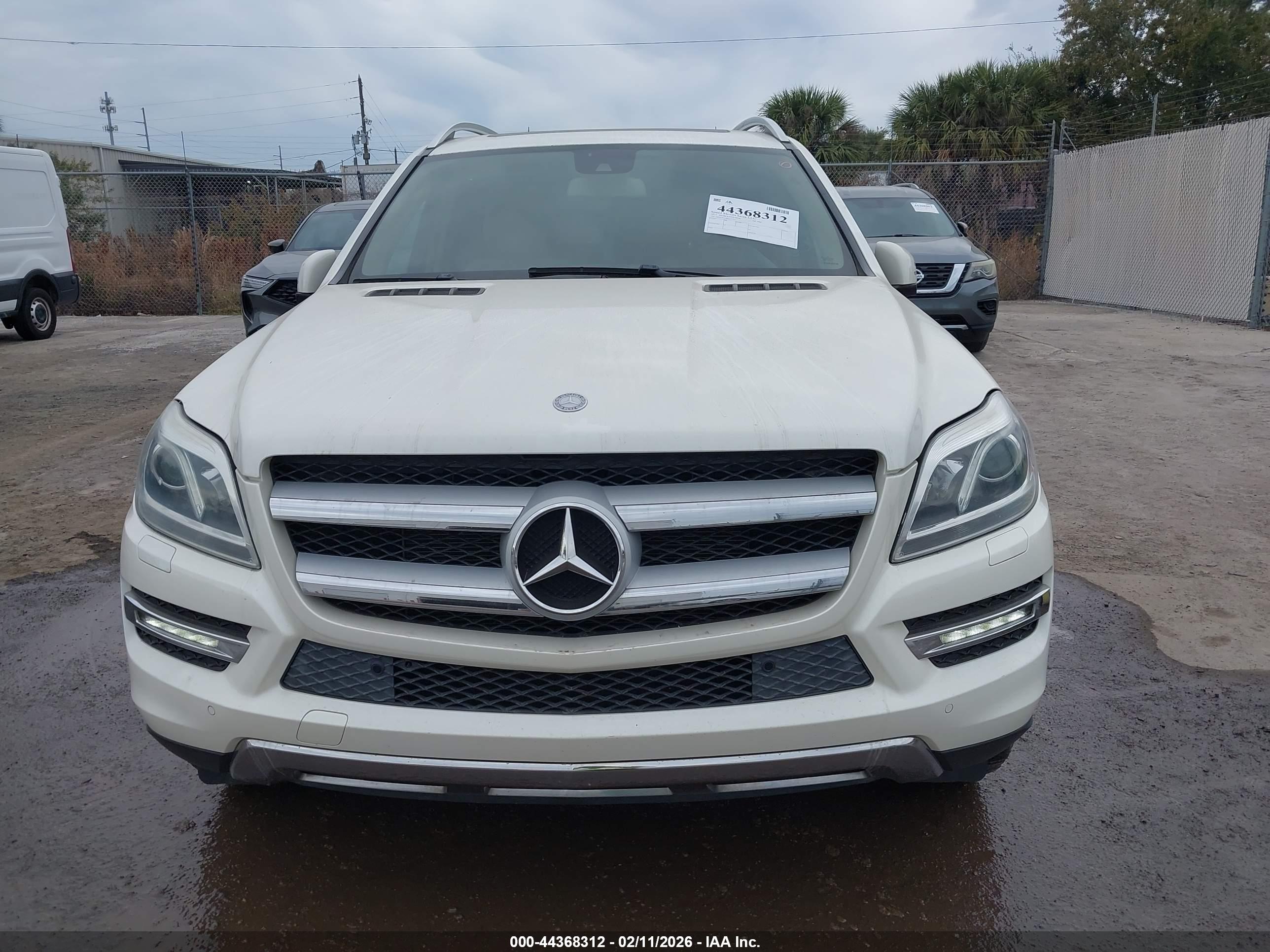 MERCEDES-BENZ GL image 6