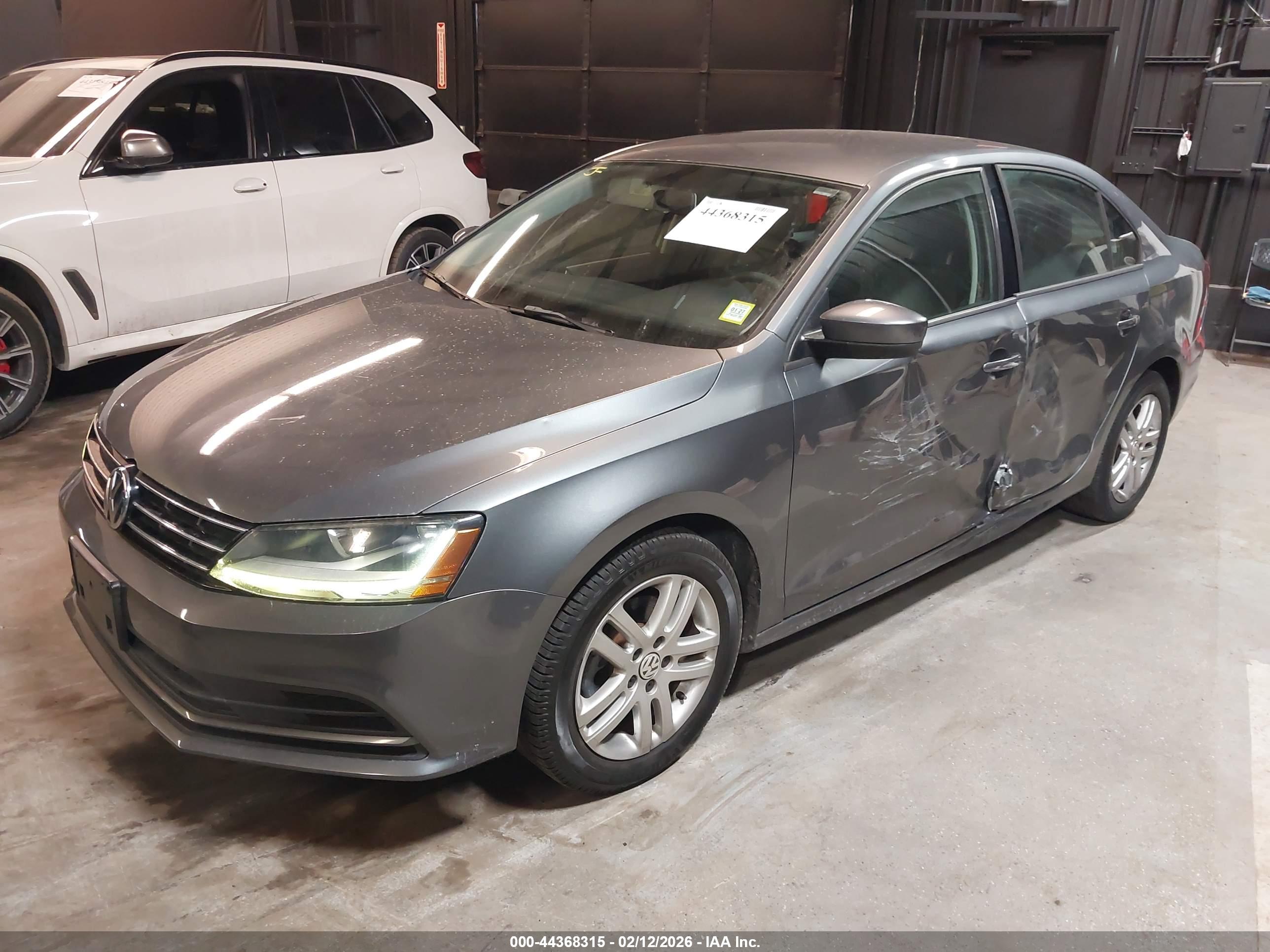 VOLKSWAGEN JETTA image 2