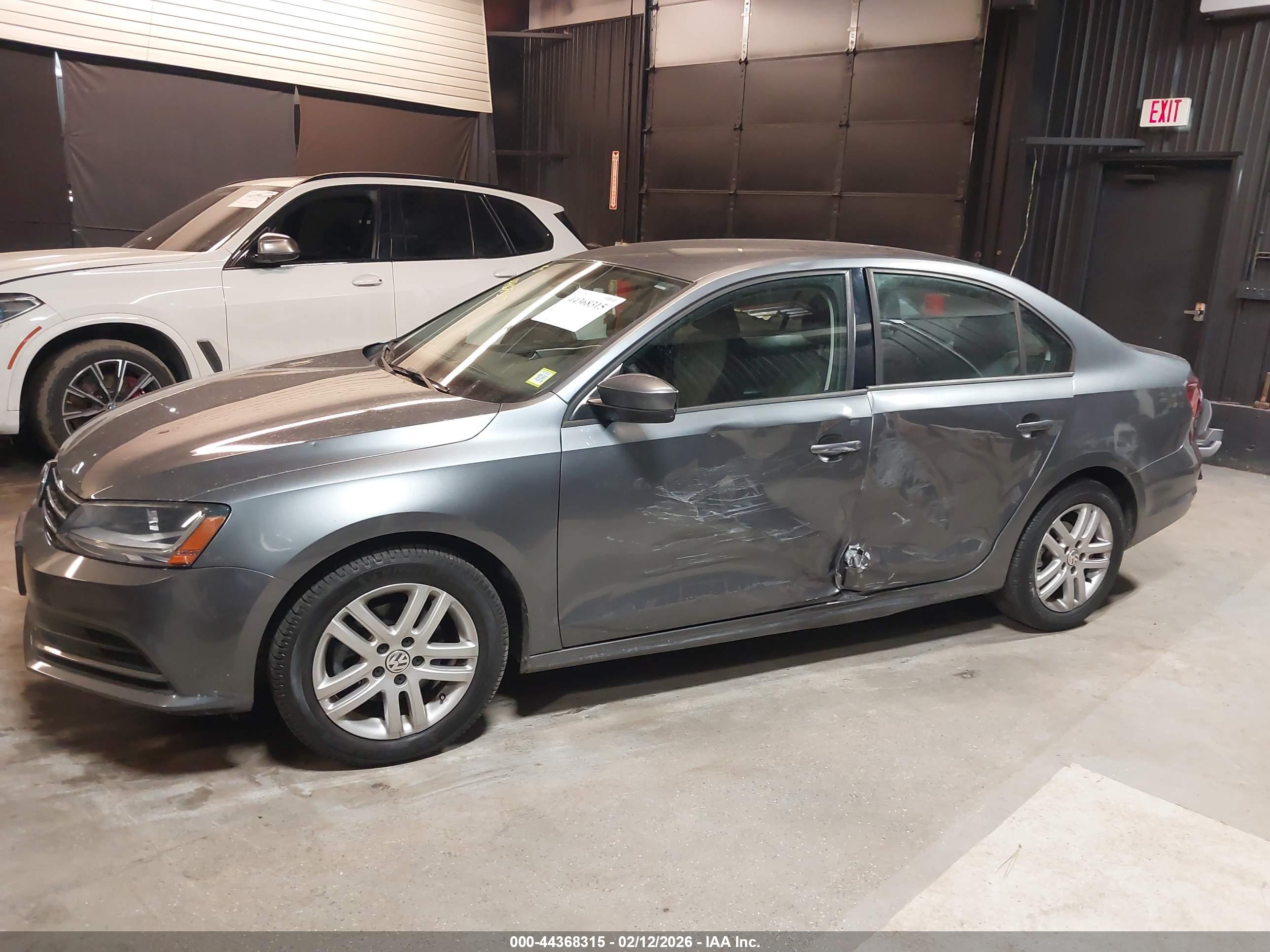 VOLKSWAGEN JETTA image 6