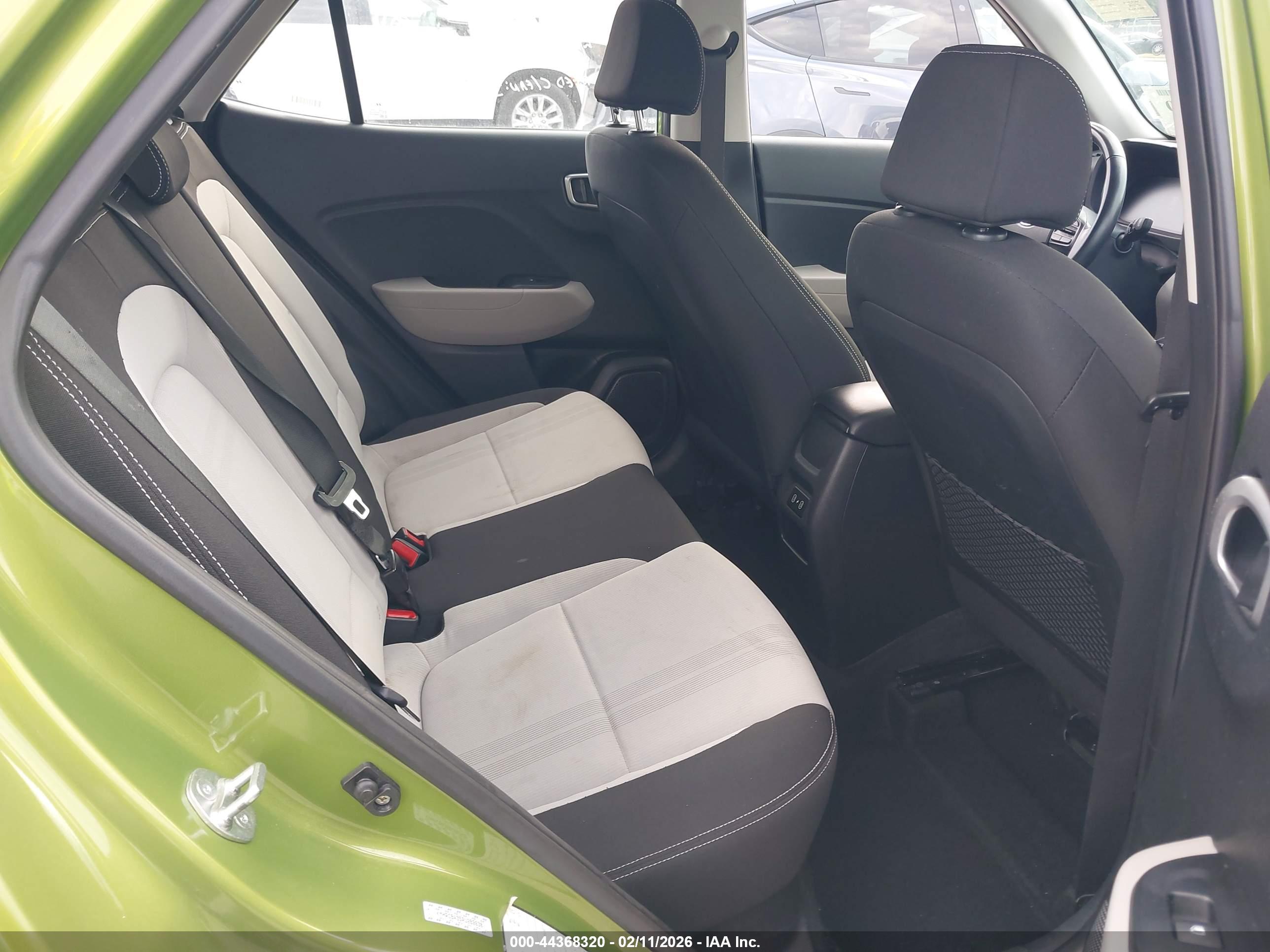HYUNDAI VENUE image 8