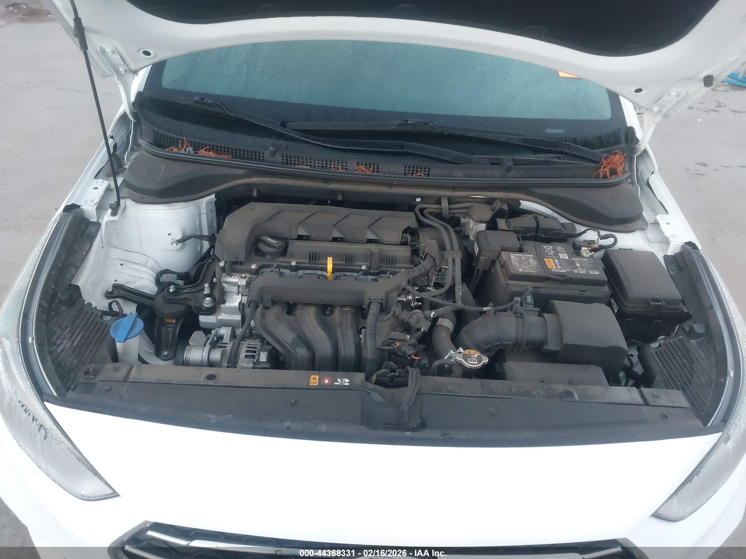 HYUNDAI ACCENT image 10