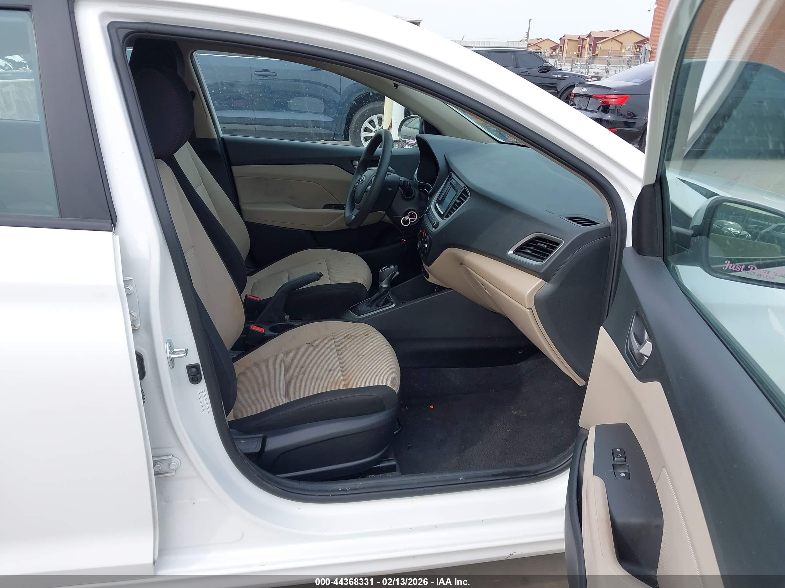 HYUNDAI ACCENT image 5