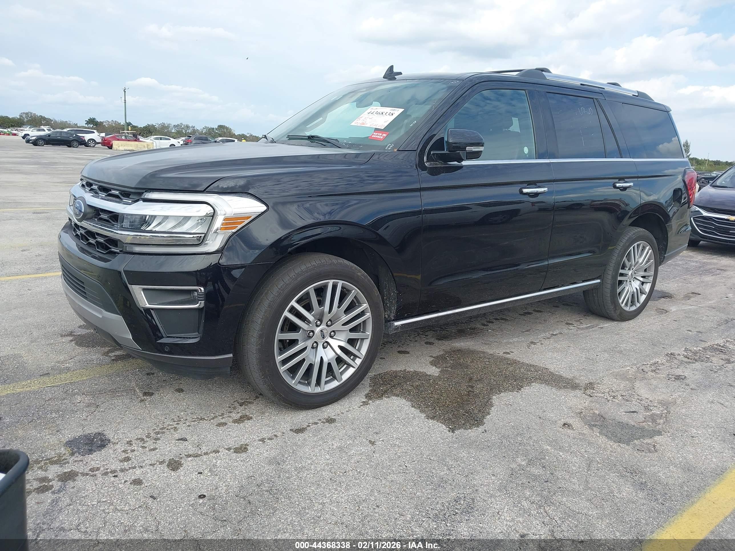 FORD EXPEDITION image 2
