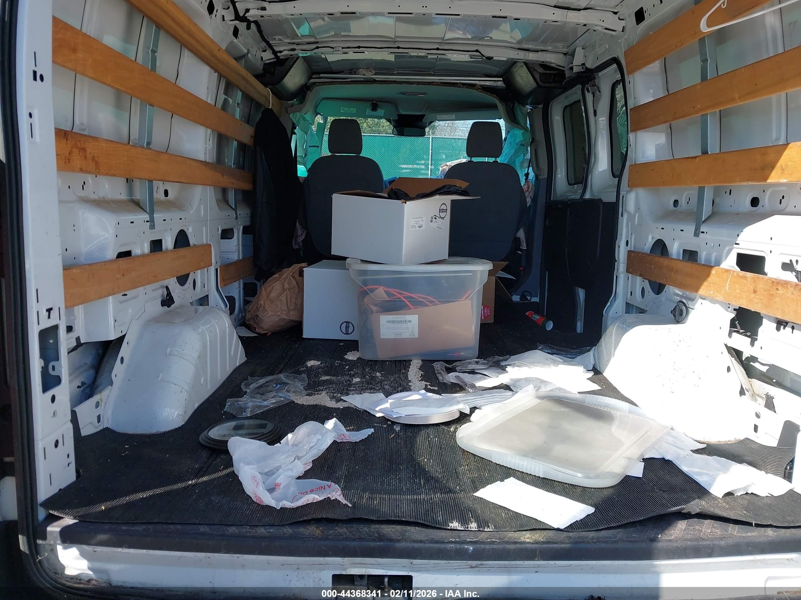 FORD TRANSIT-250 image 8