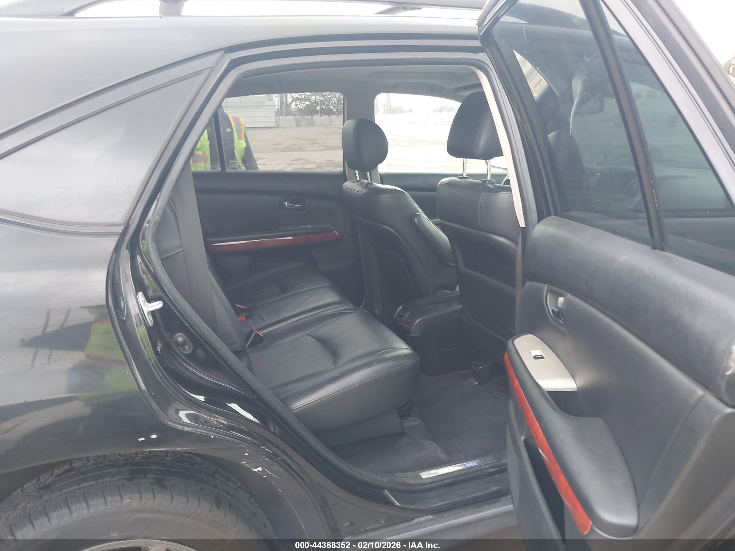 LEXUS RX image 8