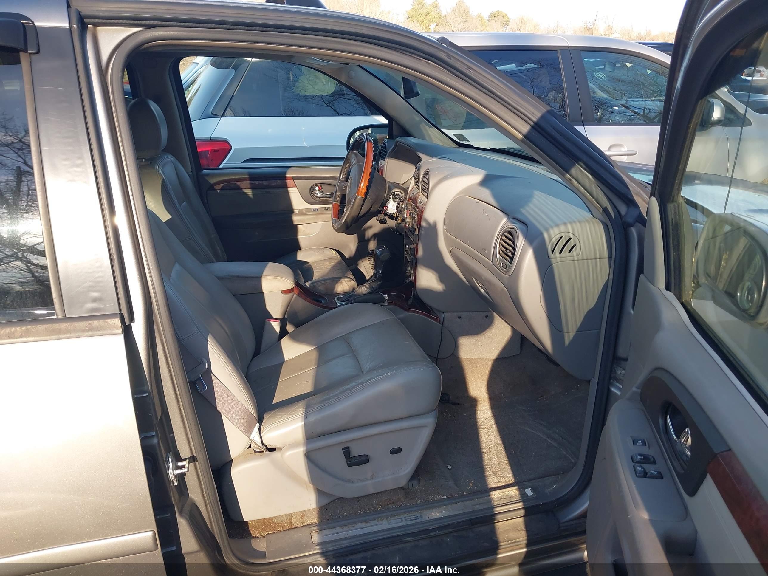 GMC ENVOY image 5