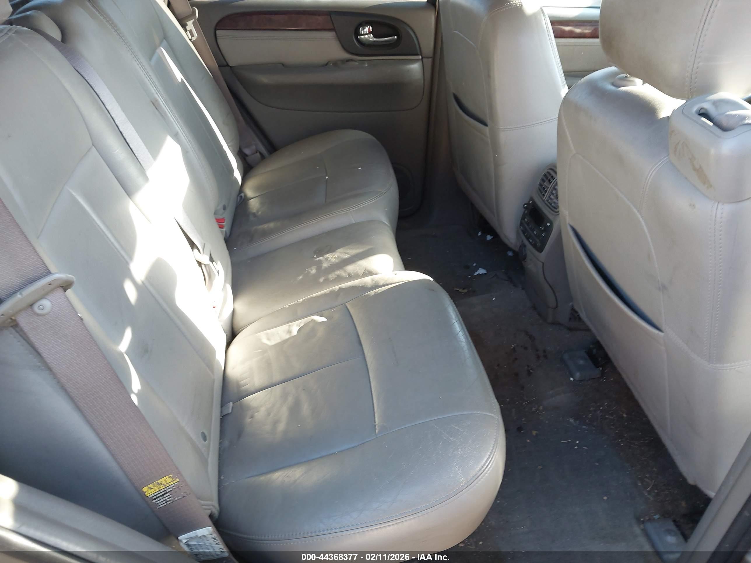 GMC ENVOY image 8