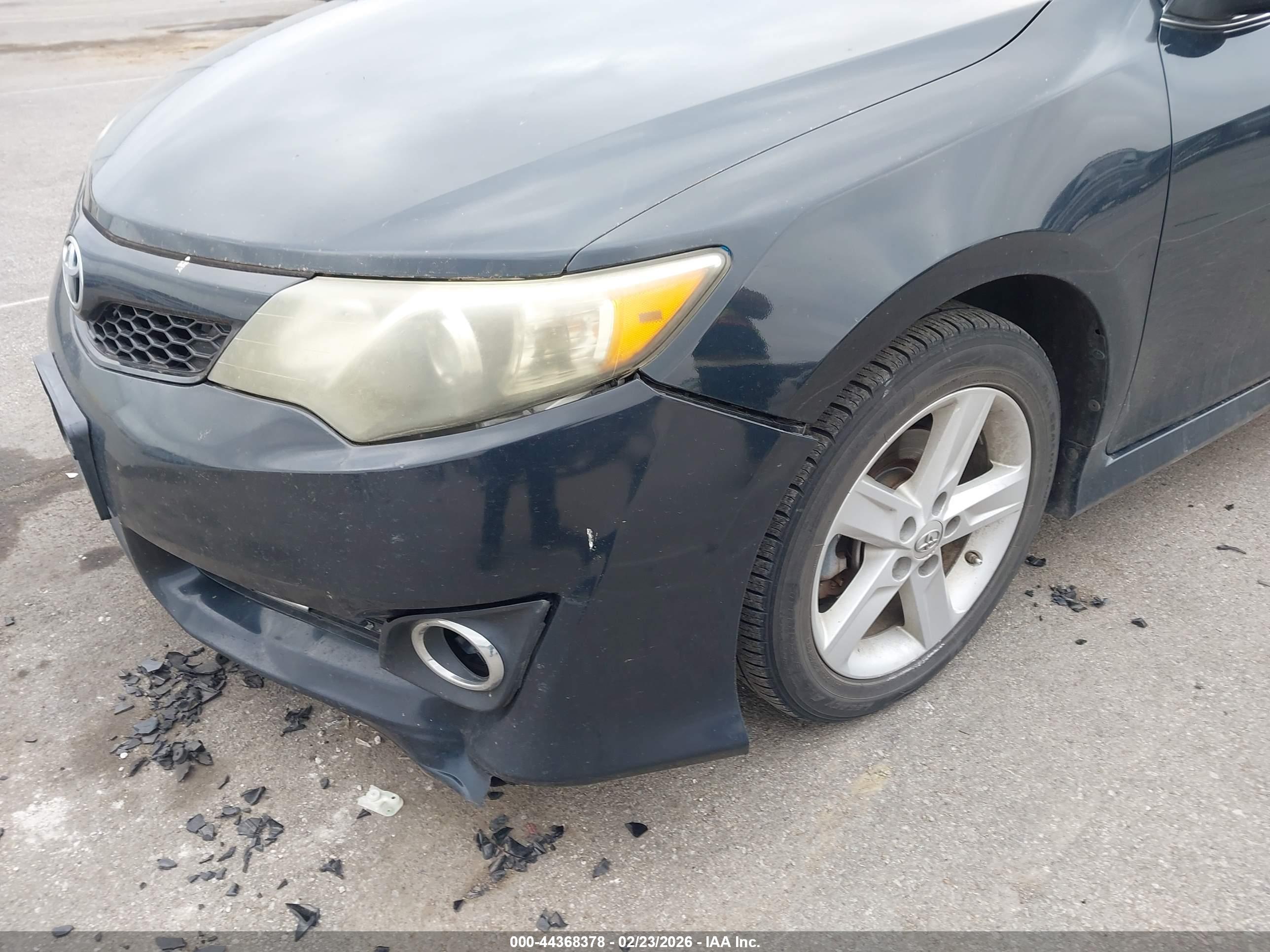TOYOTA CAMRY image 6