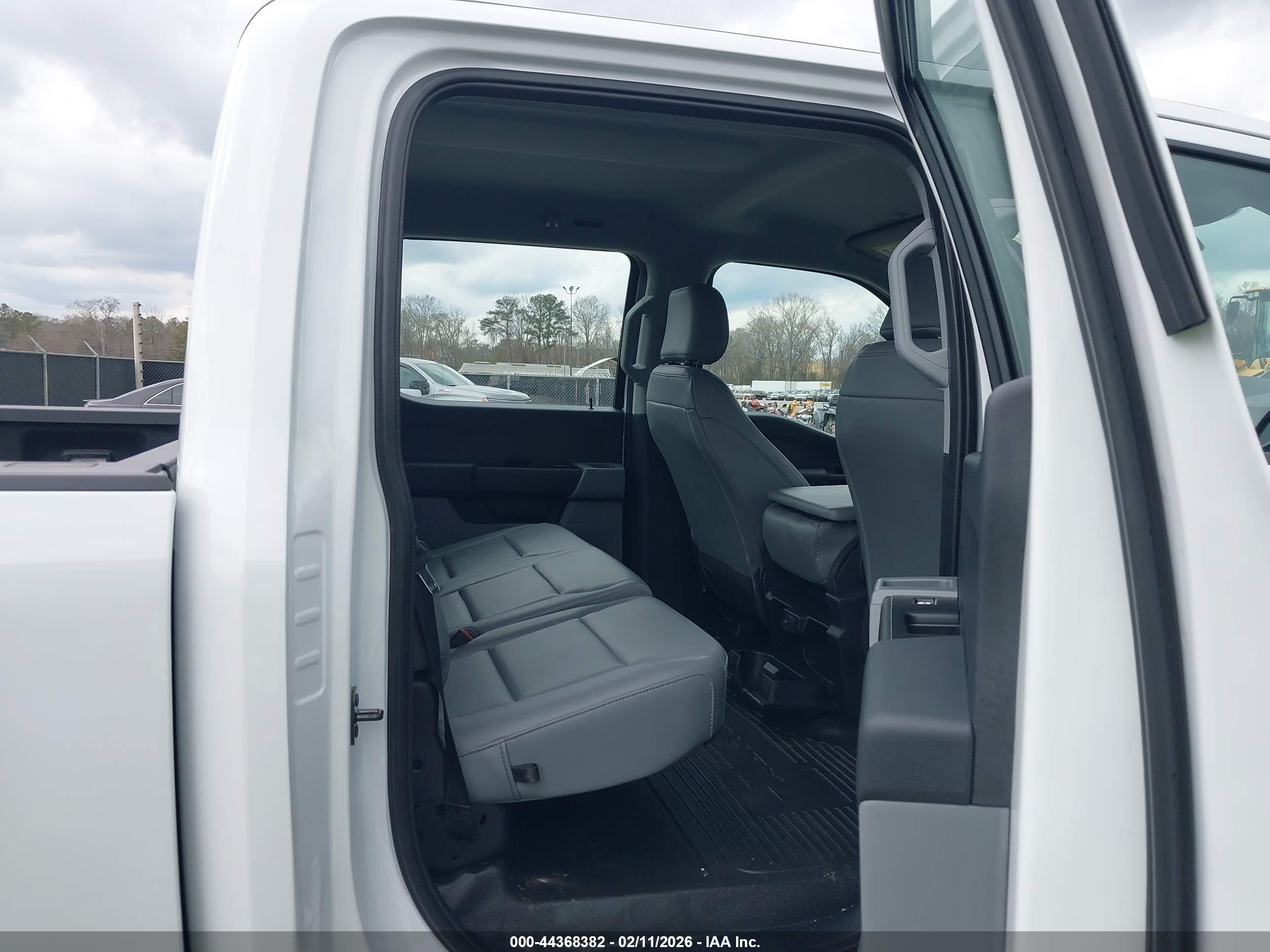 FORD F-250 image 8
