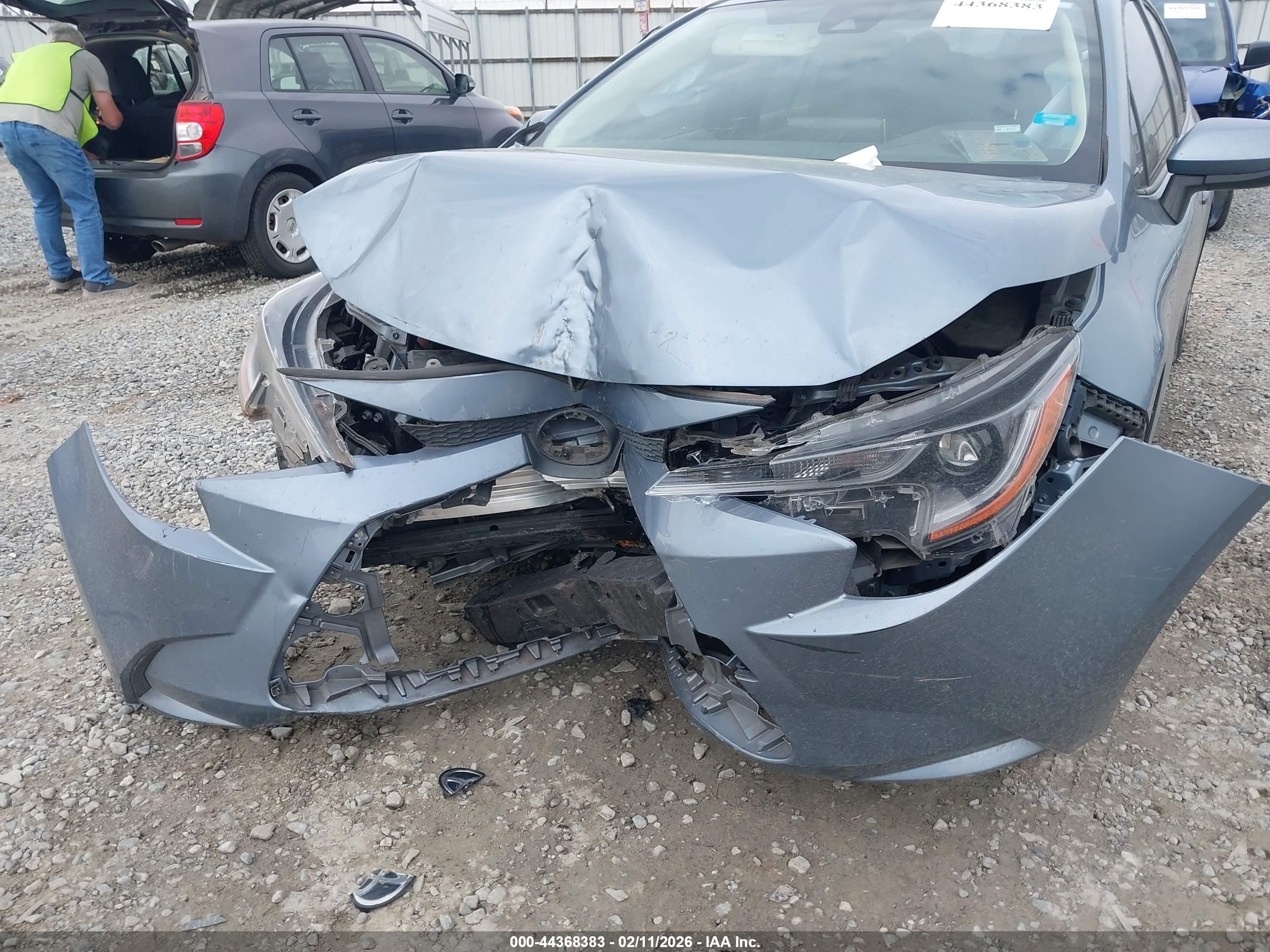 TOYOTA COROLLA image 6