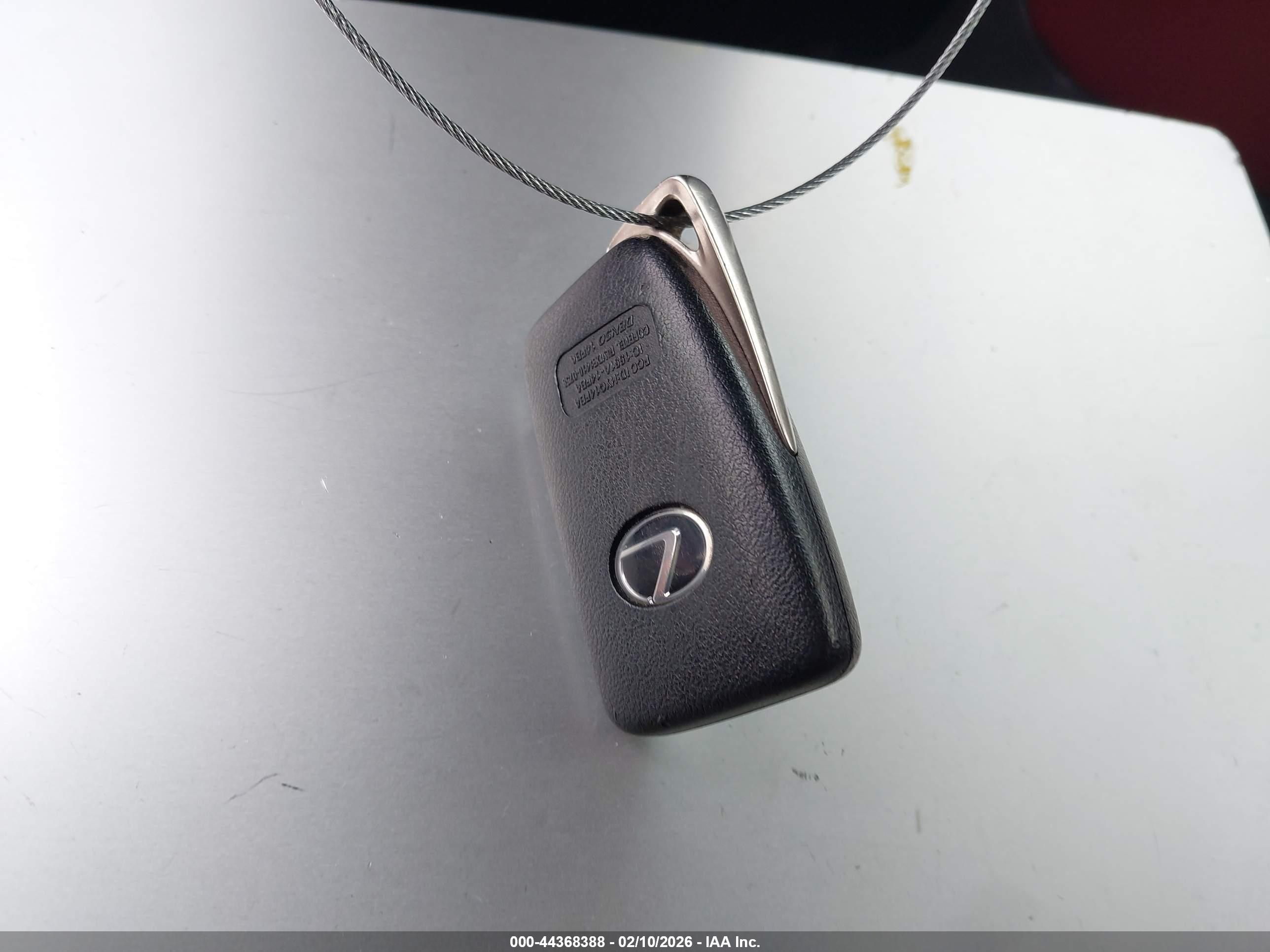 LEXUS RC image 11