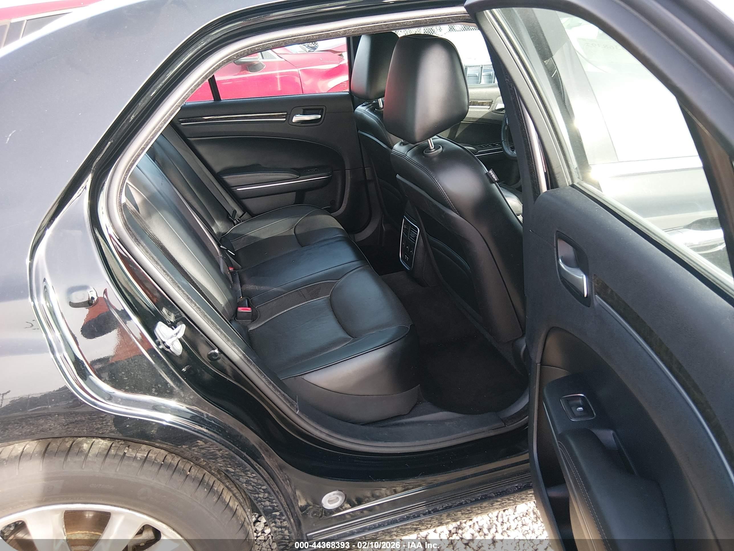 CHRYSLER 300C image 8