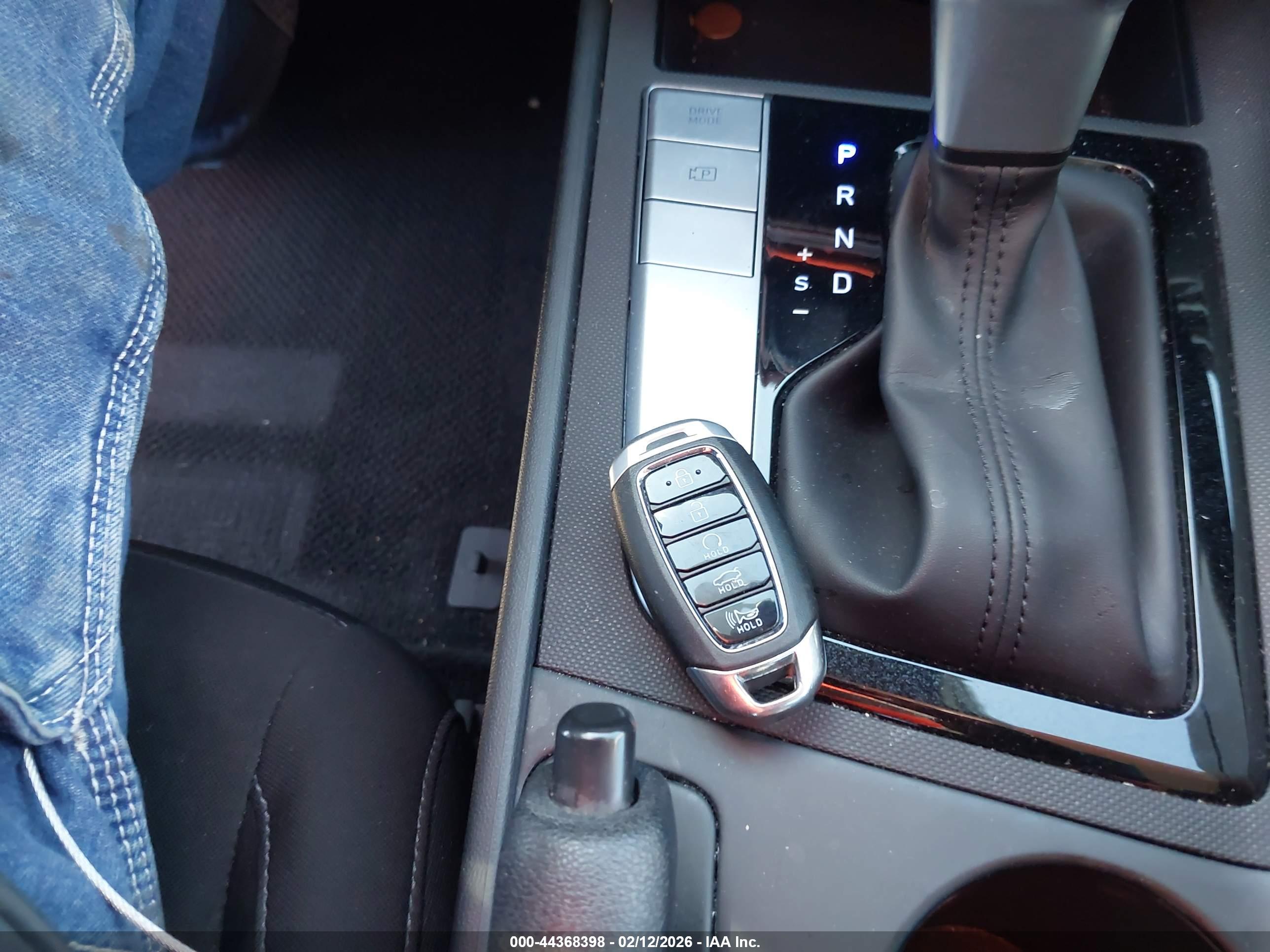 HYUNDAI ELANTRA image 11