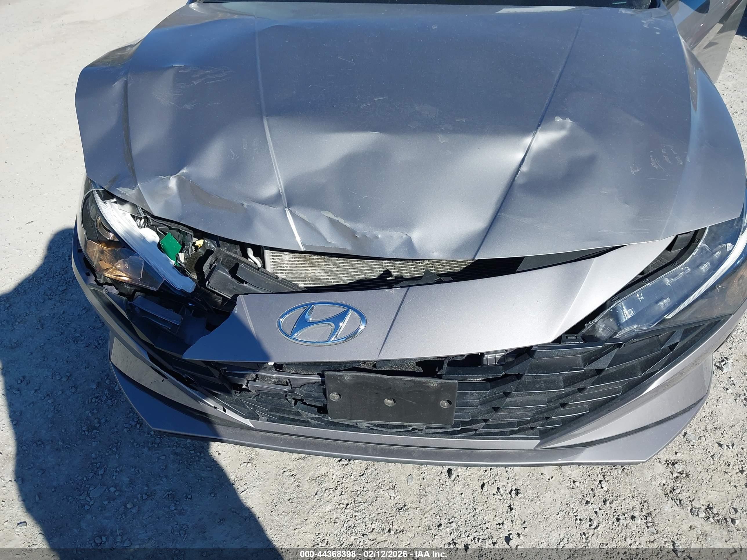 HYUNDAI ELANTRA image 6