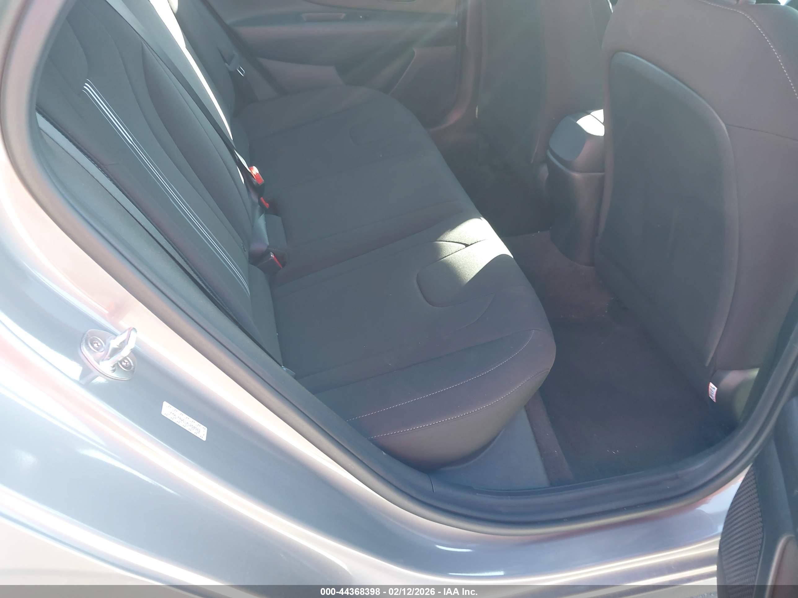 HYUNDAI ELANTRA image 8