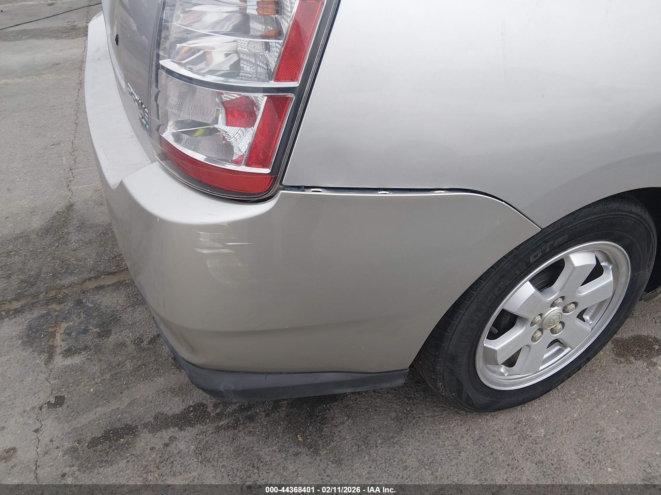 TOYOTA PRIUS image 6