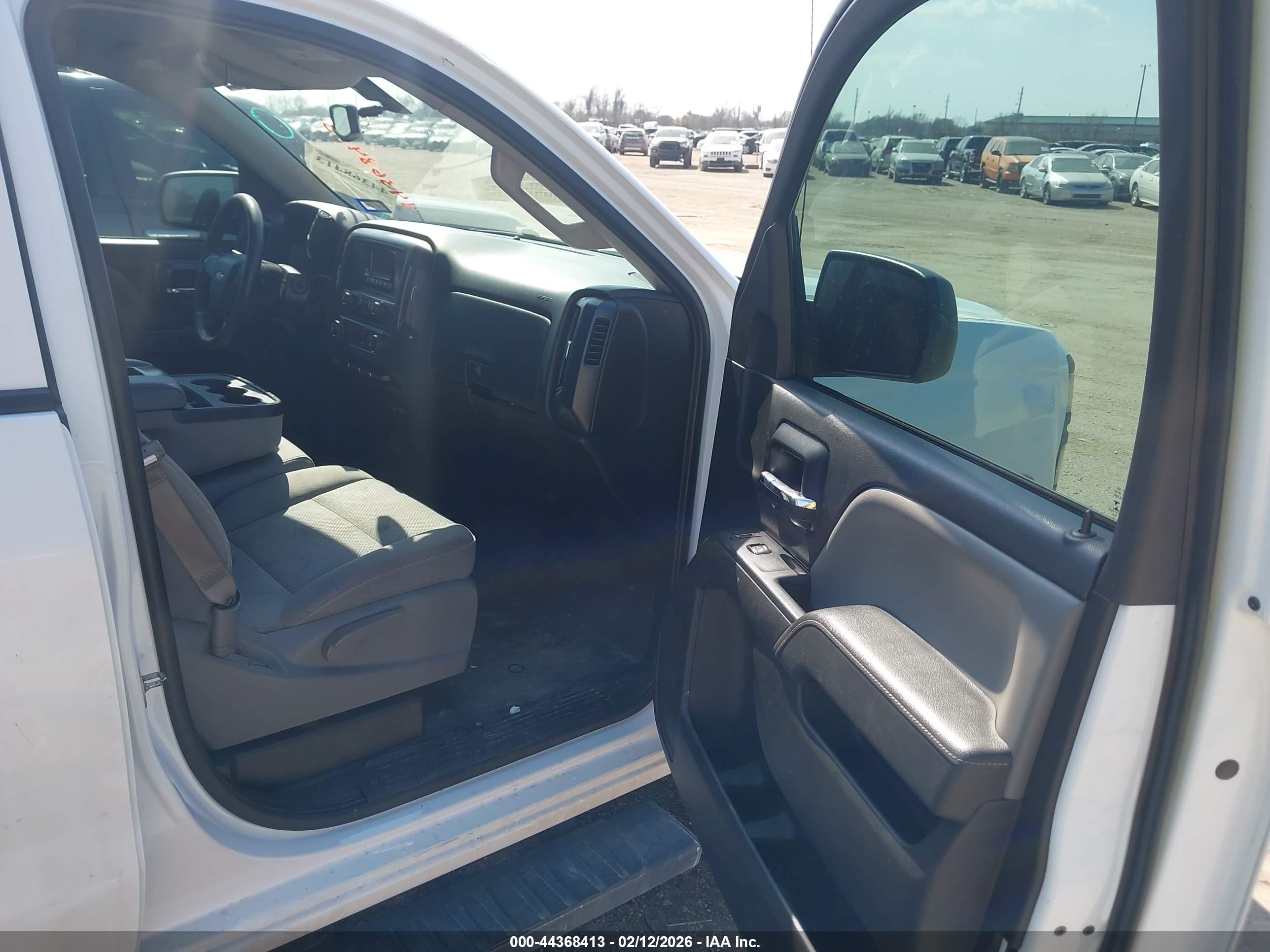 CHEVROLET SILVERADO image 5