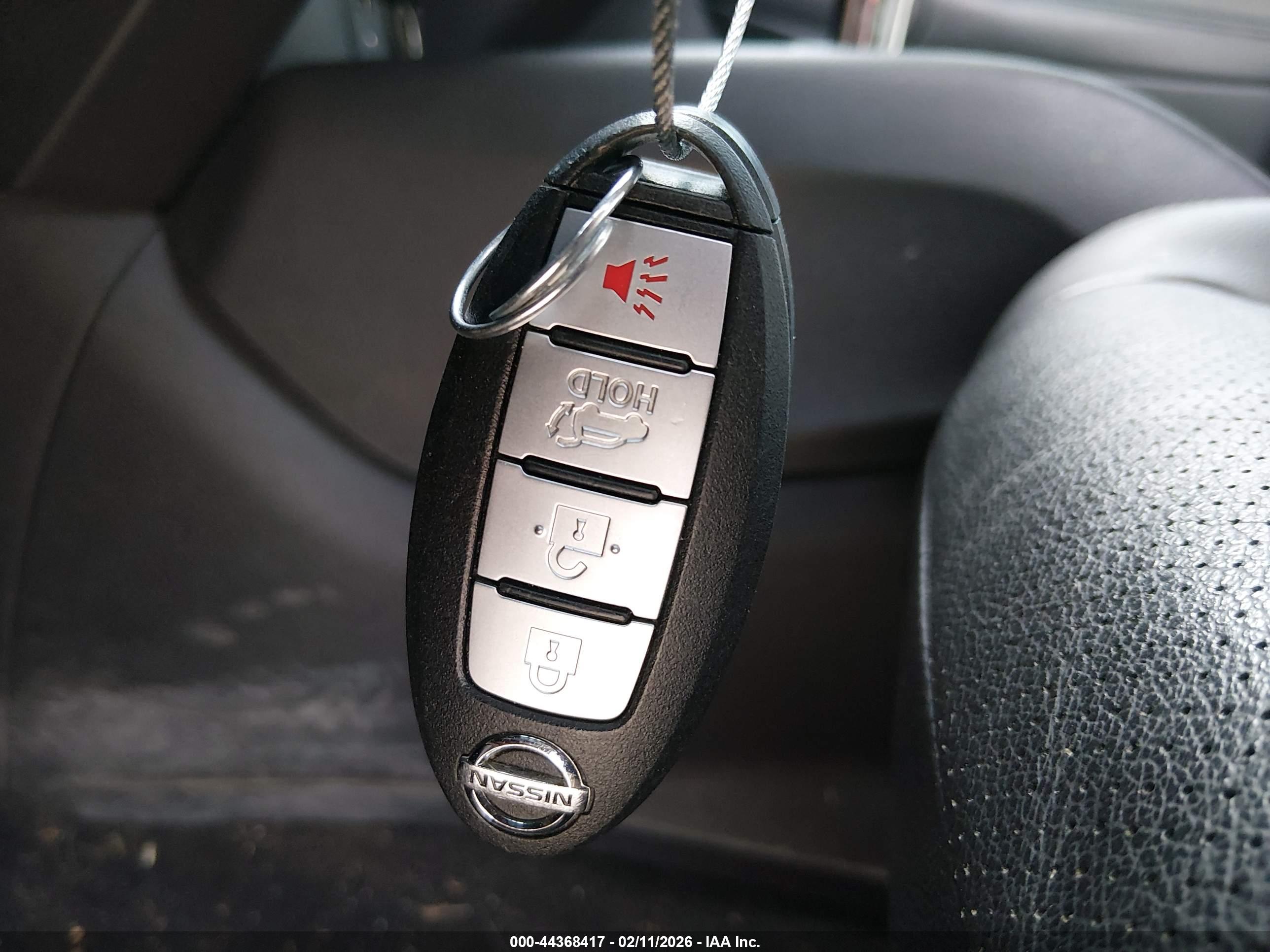 NISSAN ROGUE image 11