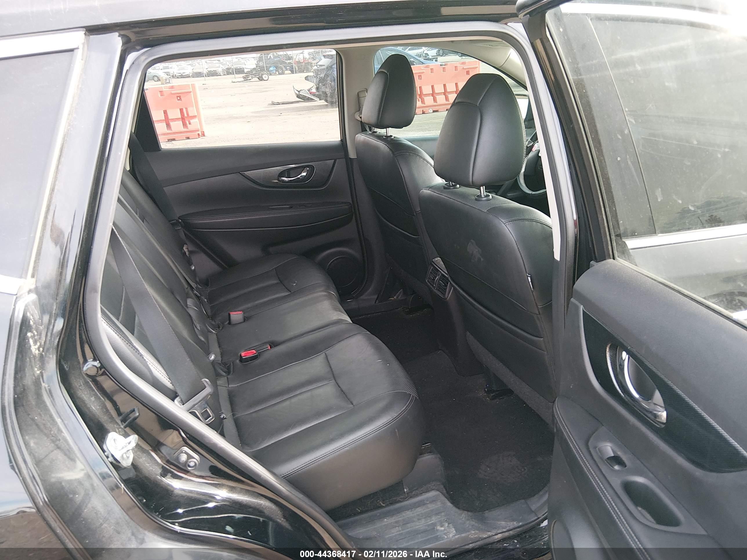 NISSAN ROGUE image 8