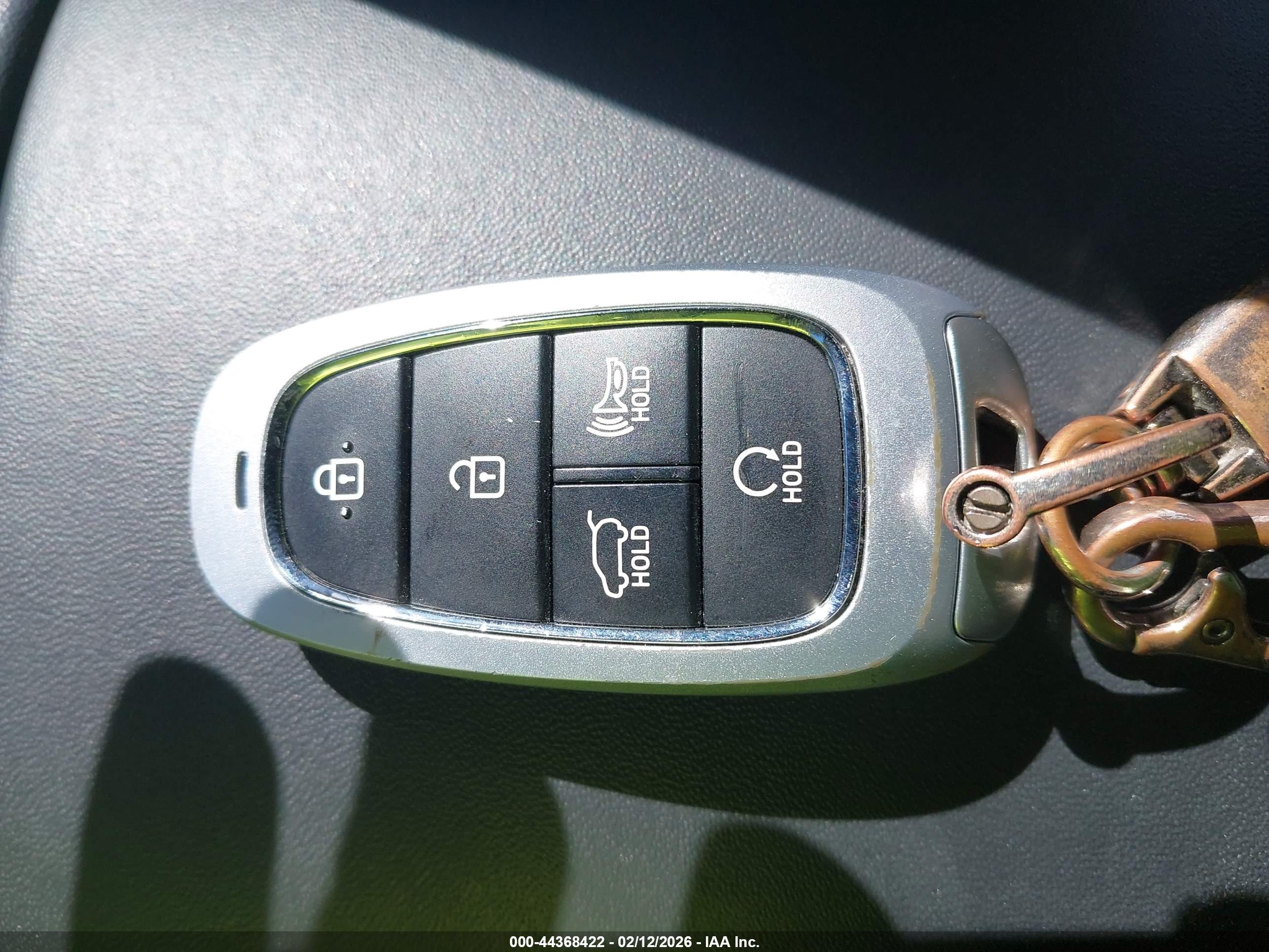 HYUNDAI SANTA image 11