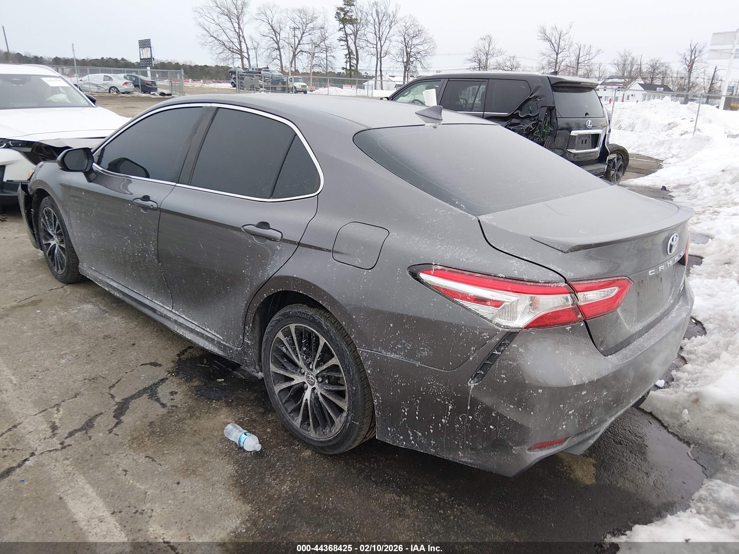 TOYOTA CAMRY image 3