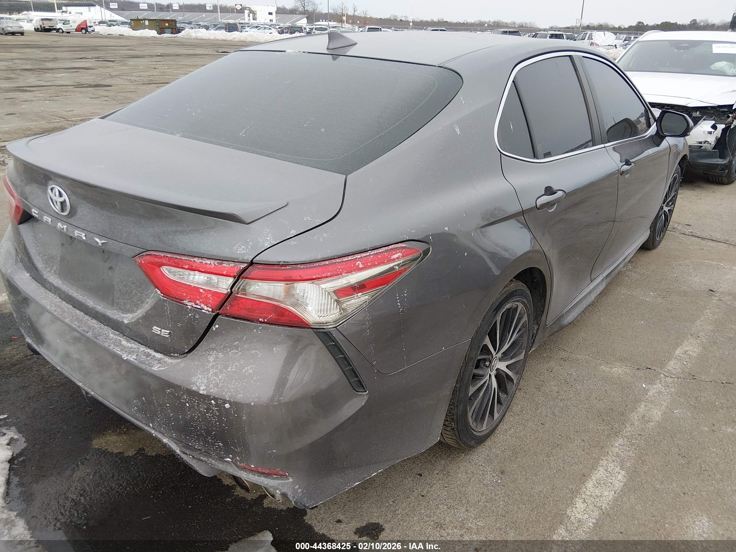 TOYOTA CAMRY image 4