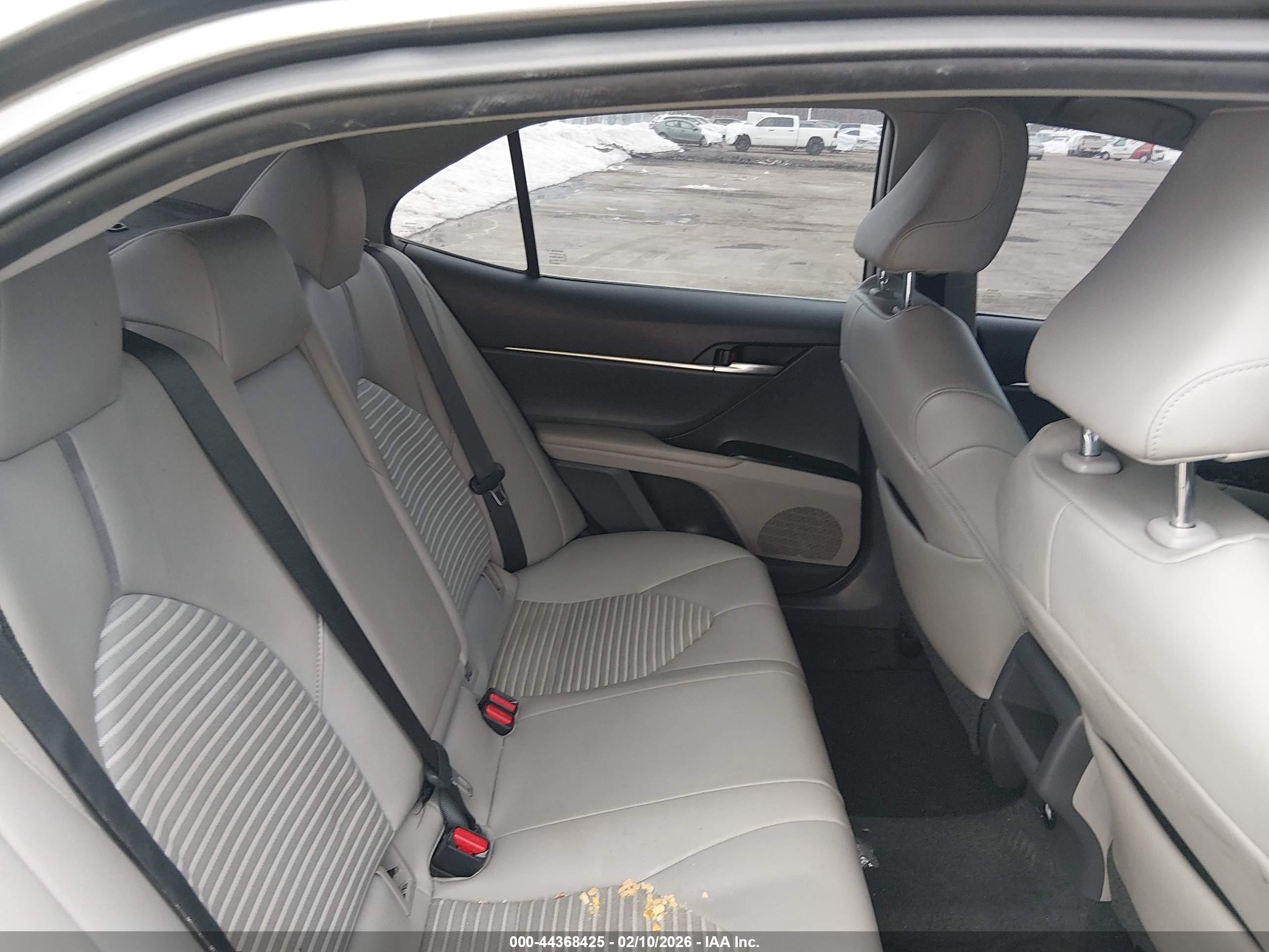 TOYOTA CAMRY image 8