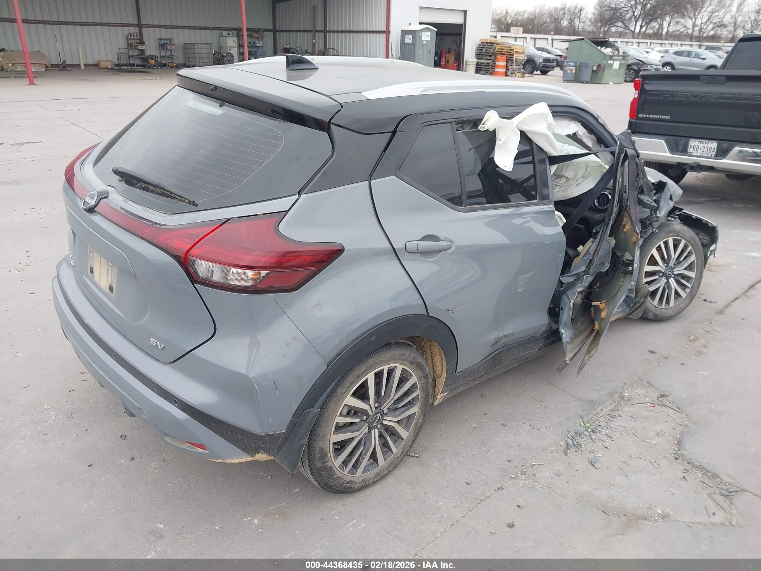 NISSAN KICKS image 4
