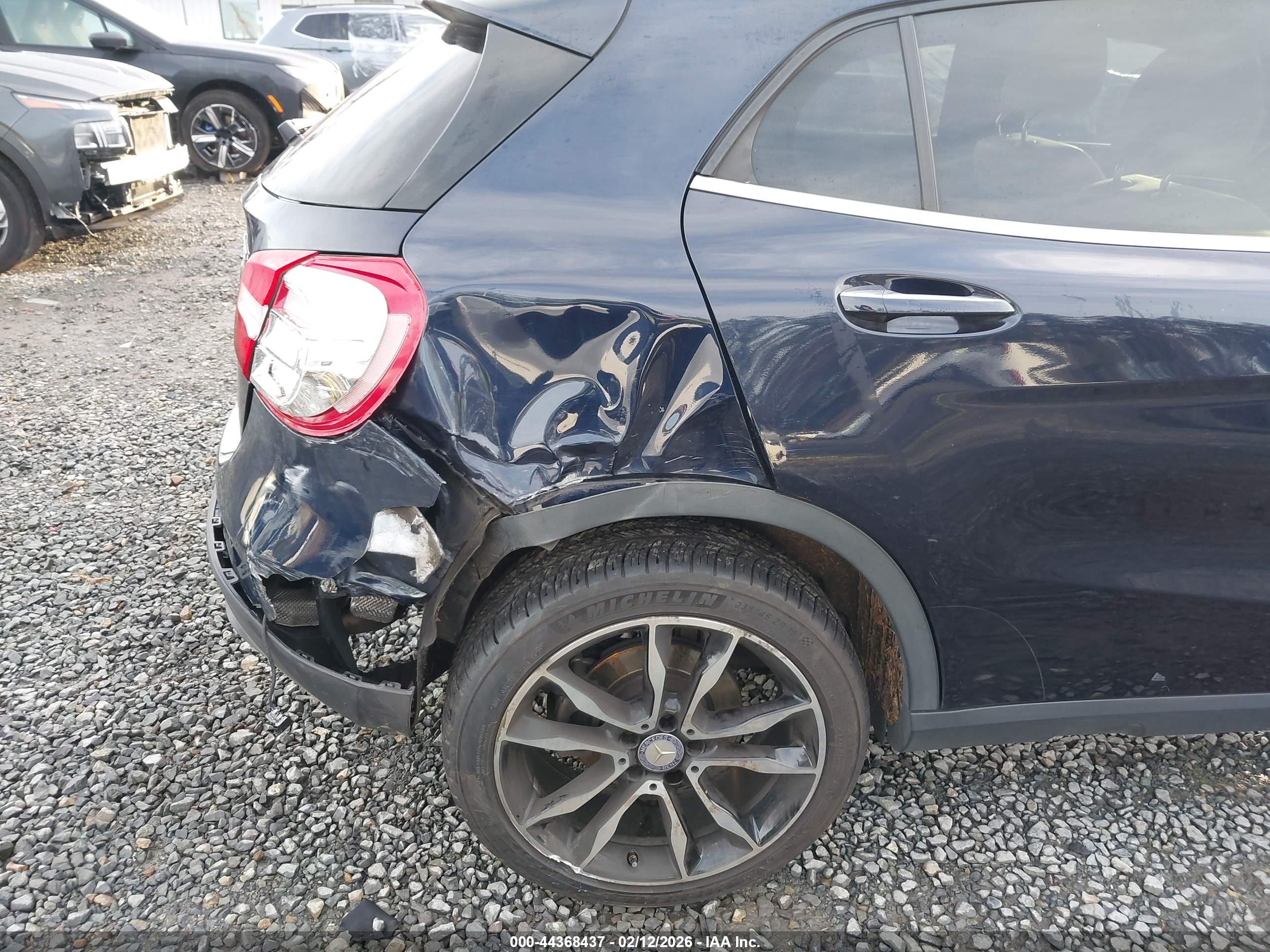 MERCEDES-BENZ GLA image 6