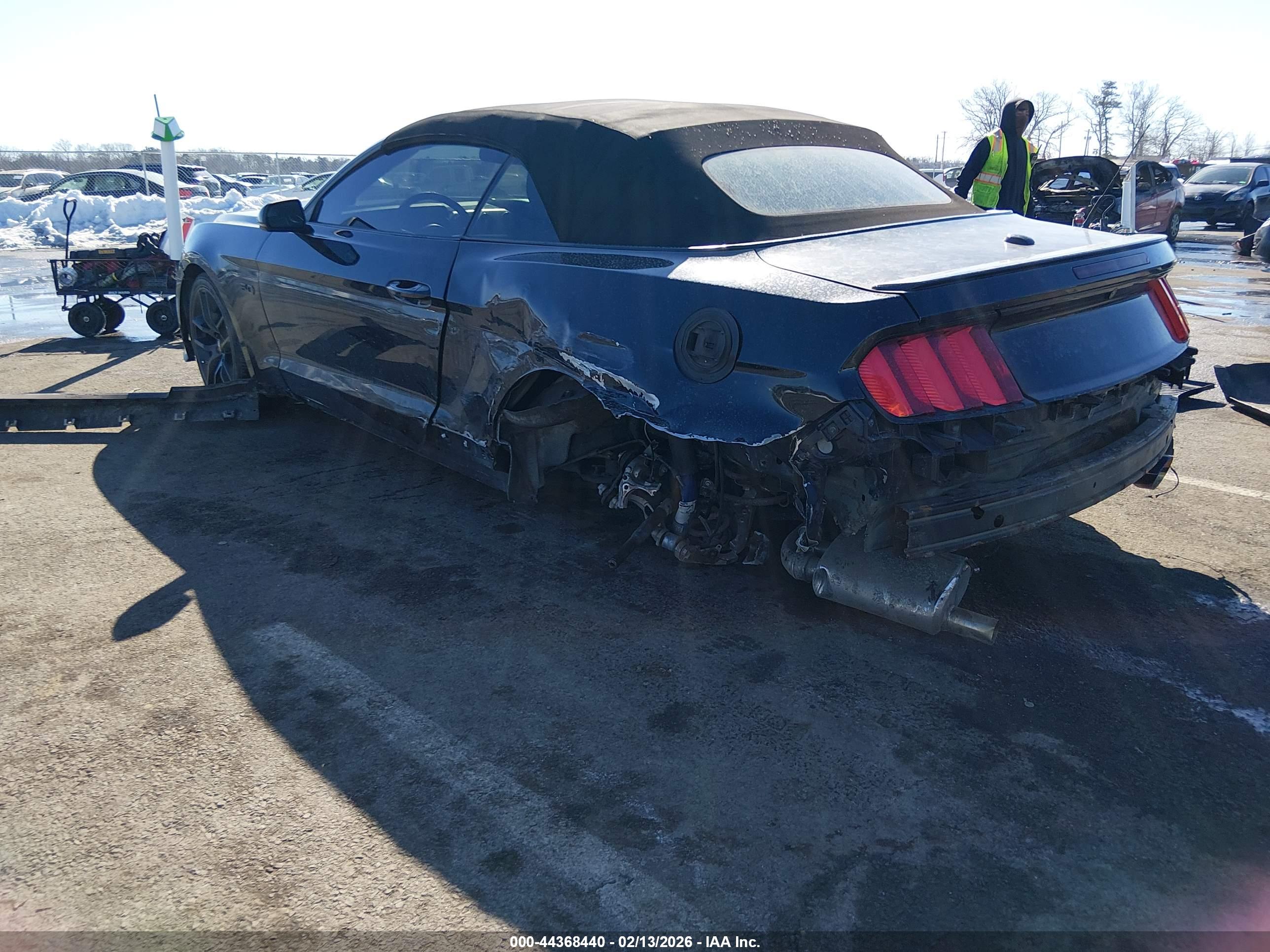 FORD MUSTANG image 3
