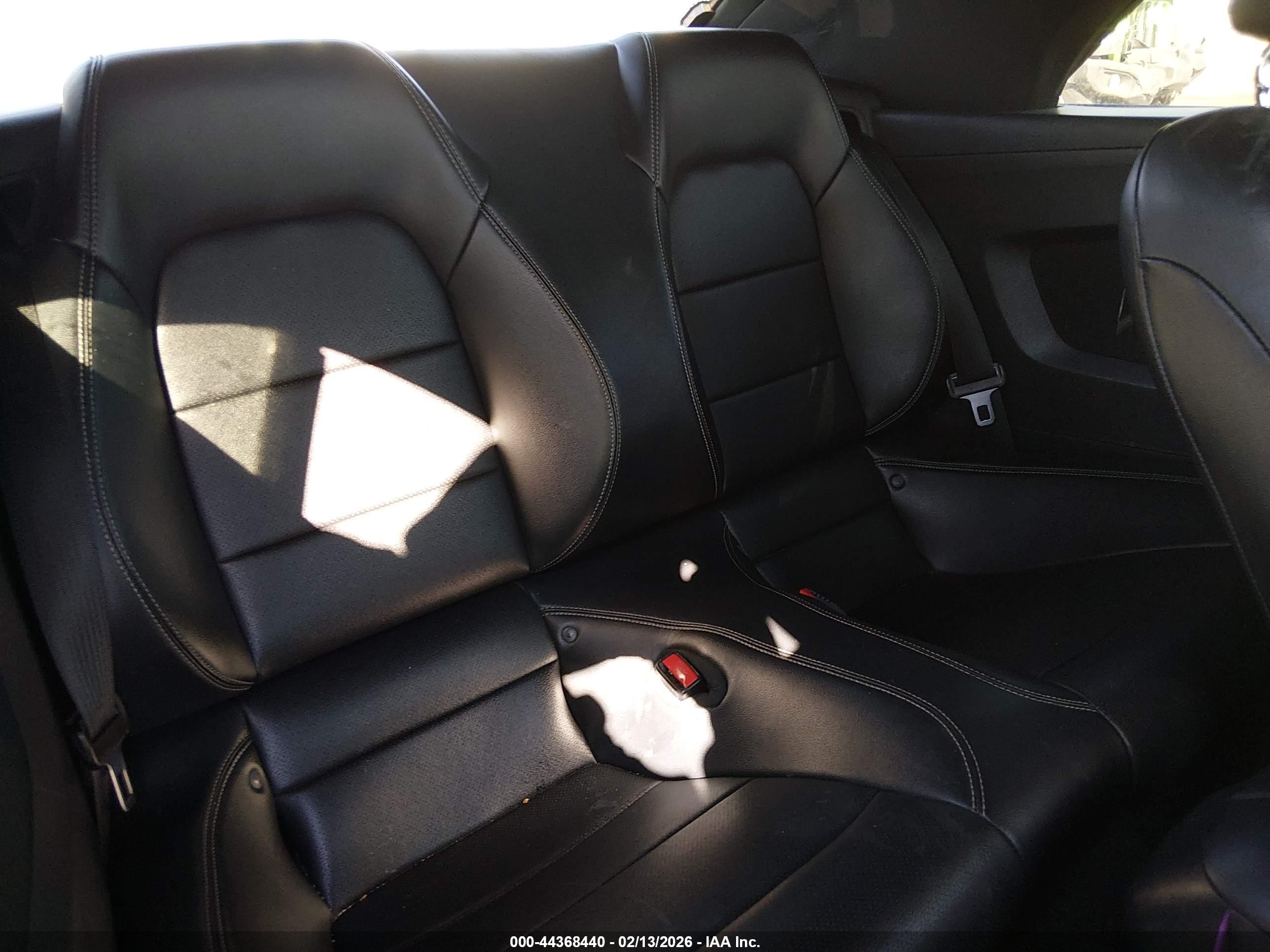 FORD MUSTANG image 8