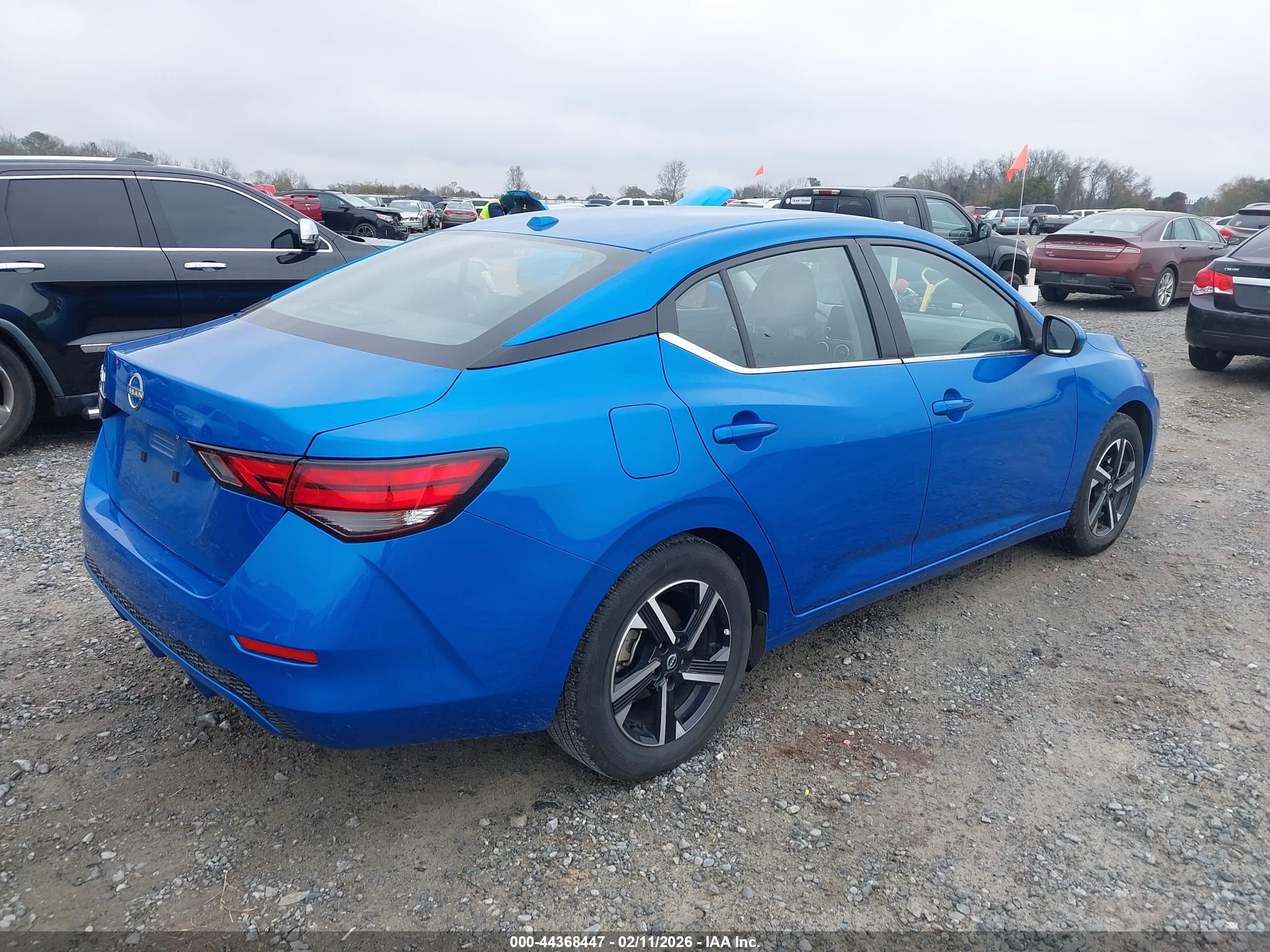NISSAN SENTRA image 4