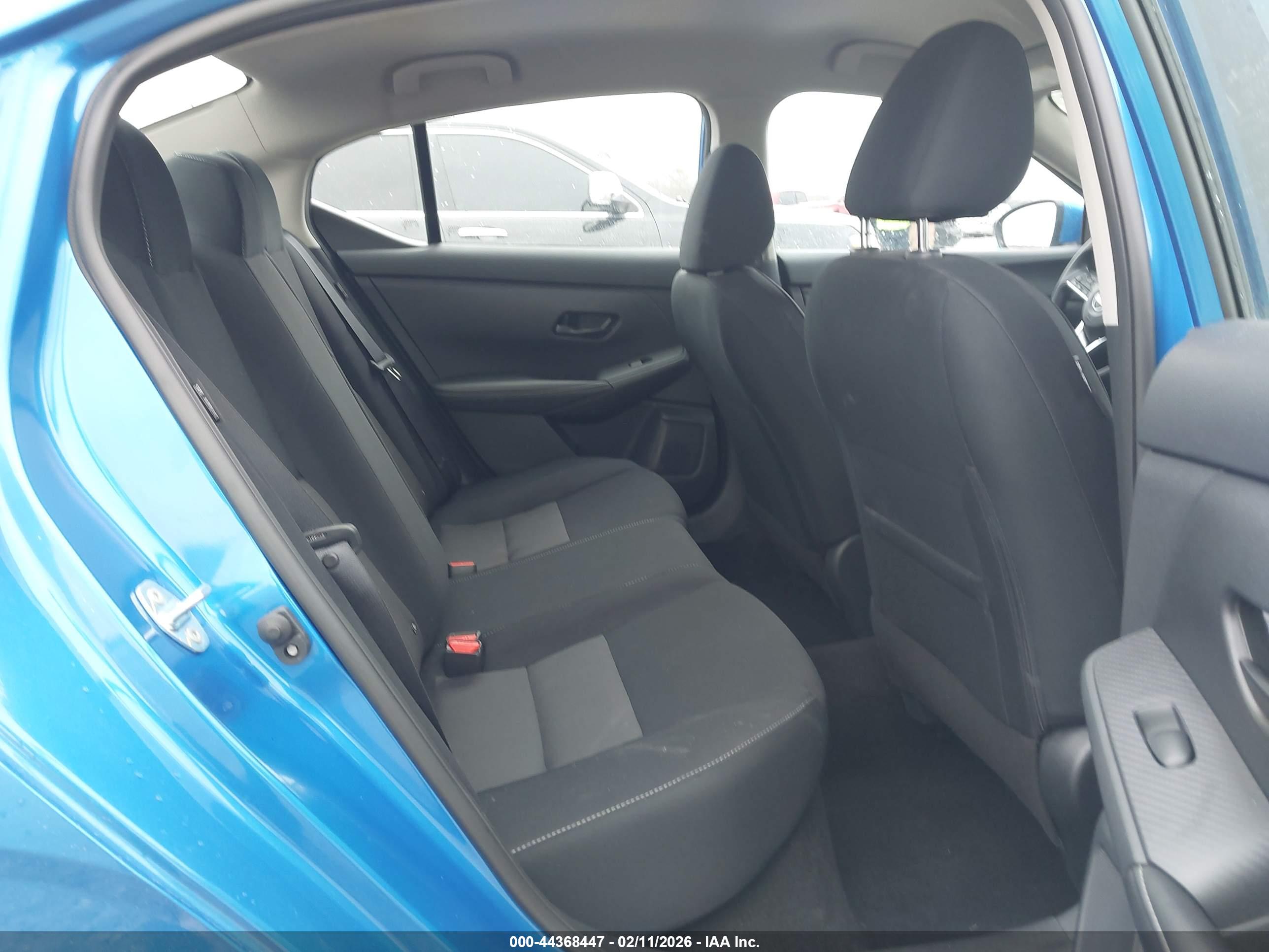 NISSAN SENTRA image 8