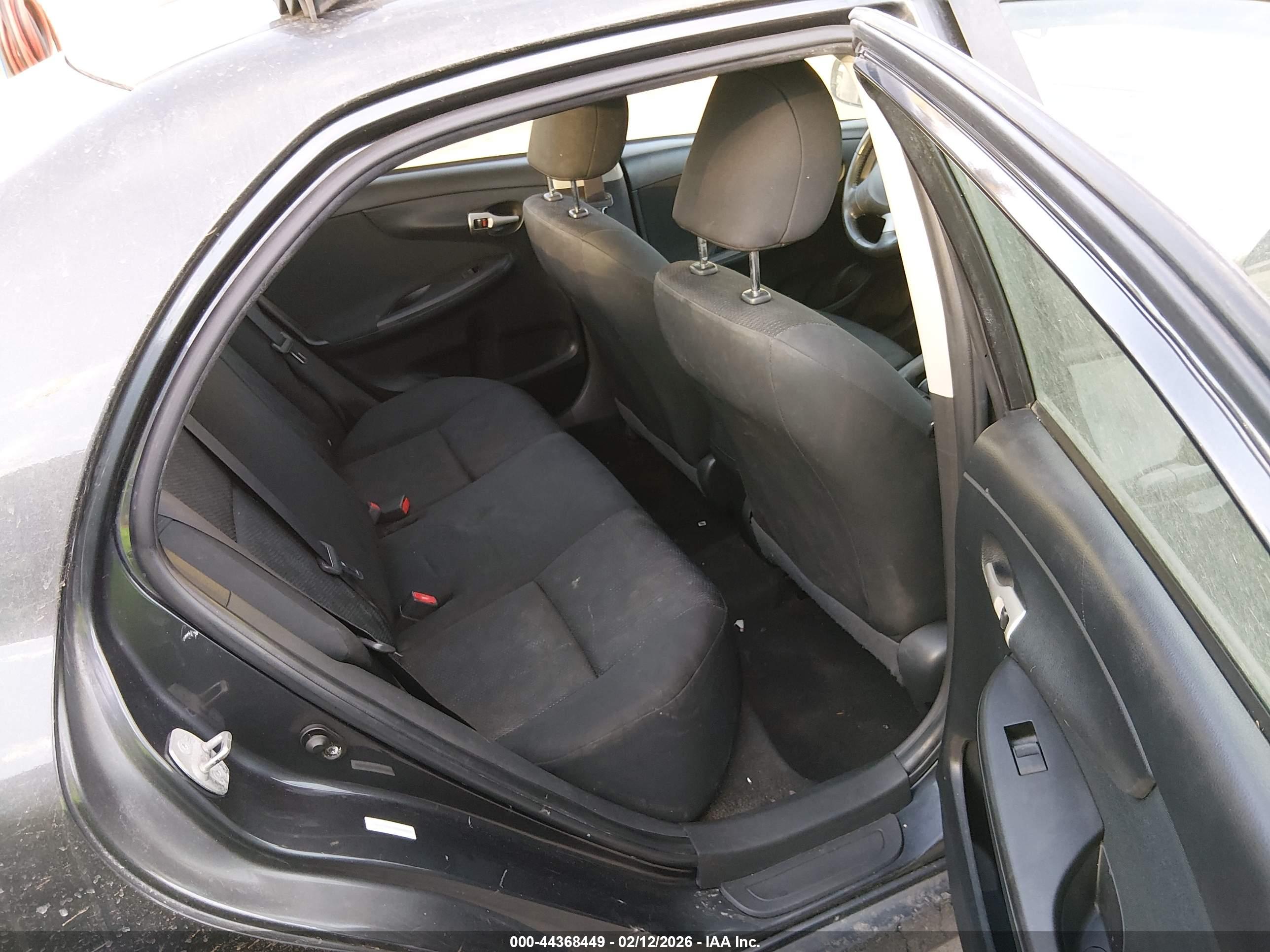 TOYOTA COROLLA image 8