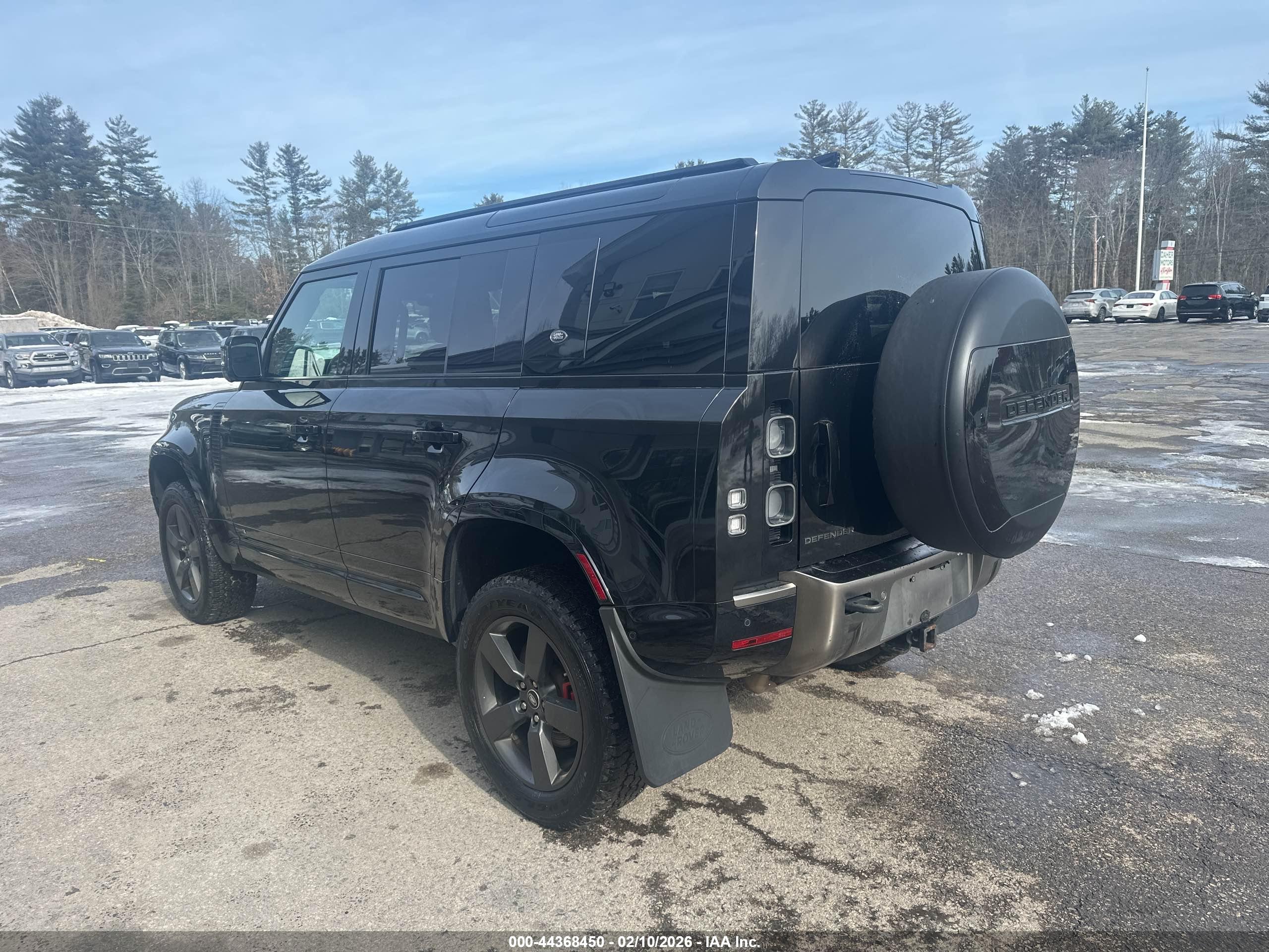 LAND ROVER image 3