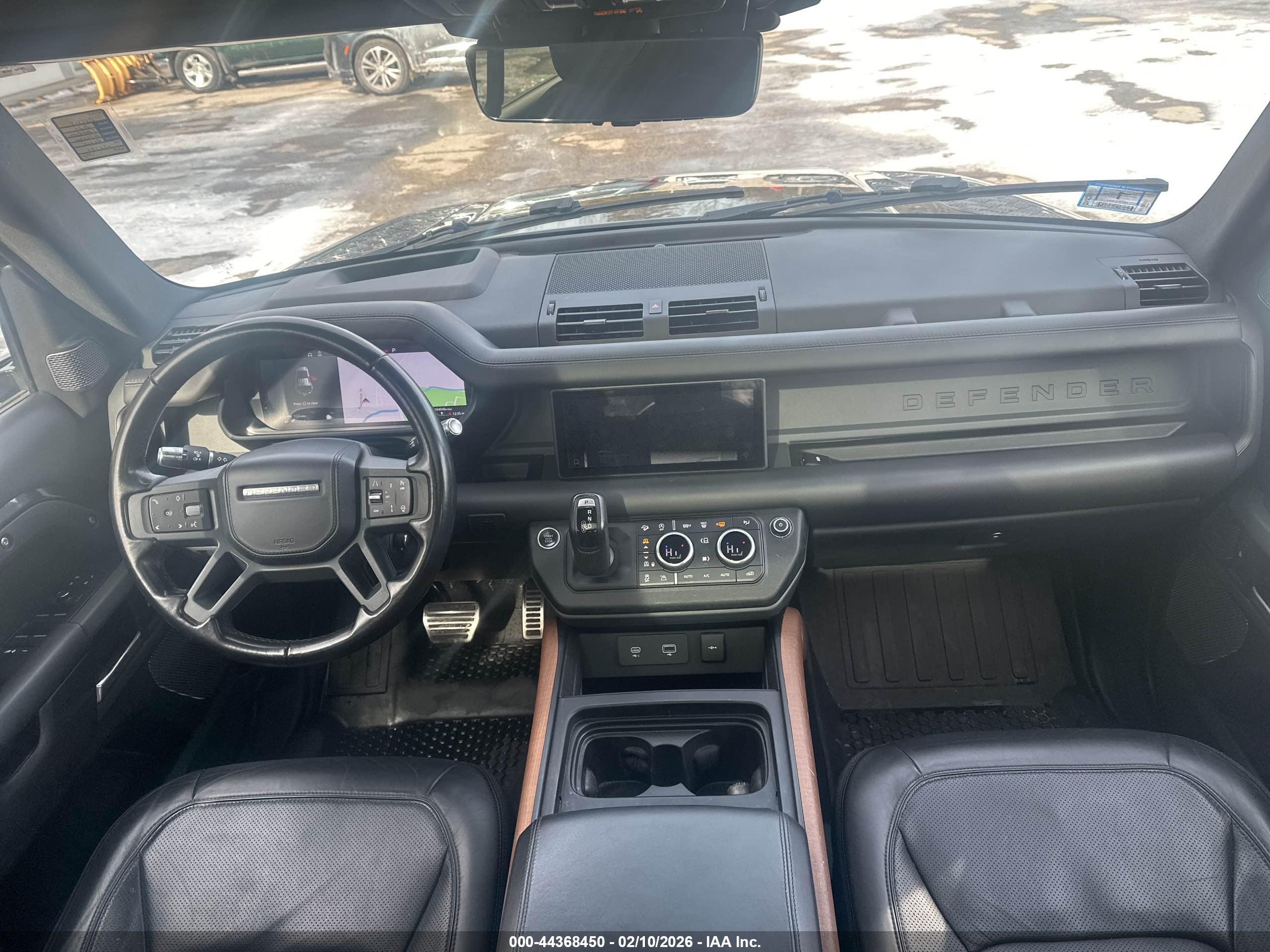 LAND ROVER image 6