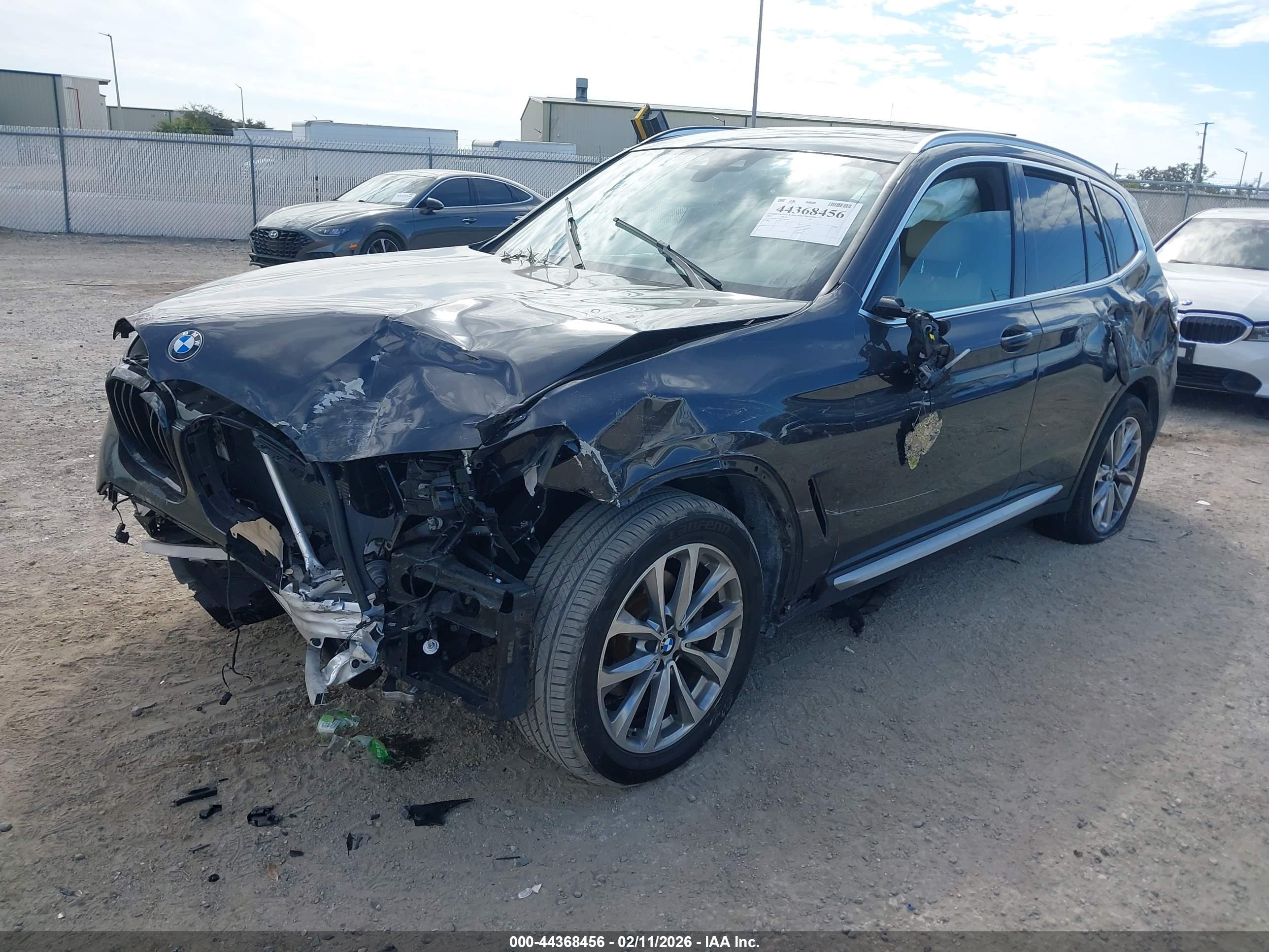 BMW X3 image 2