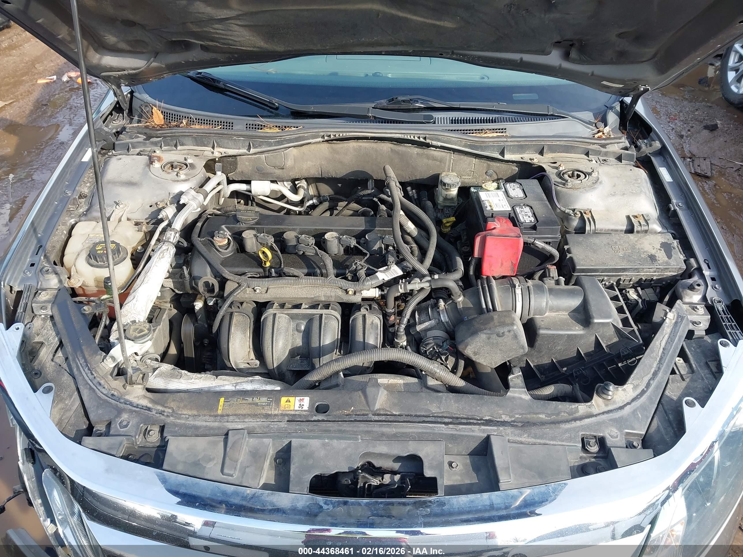 FORD FUSION image 10