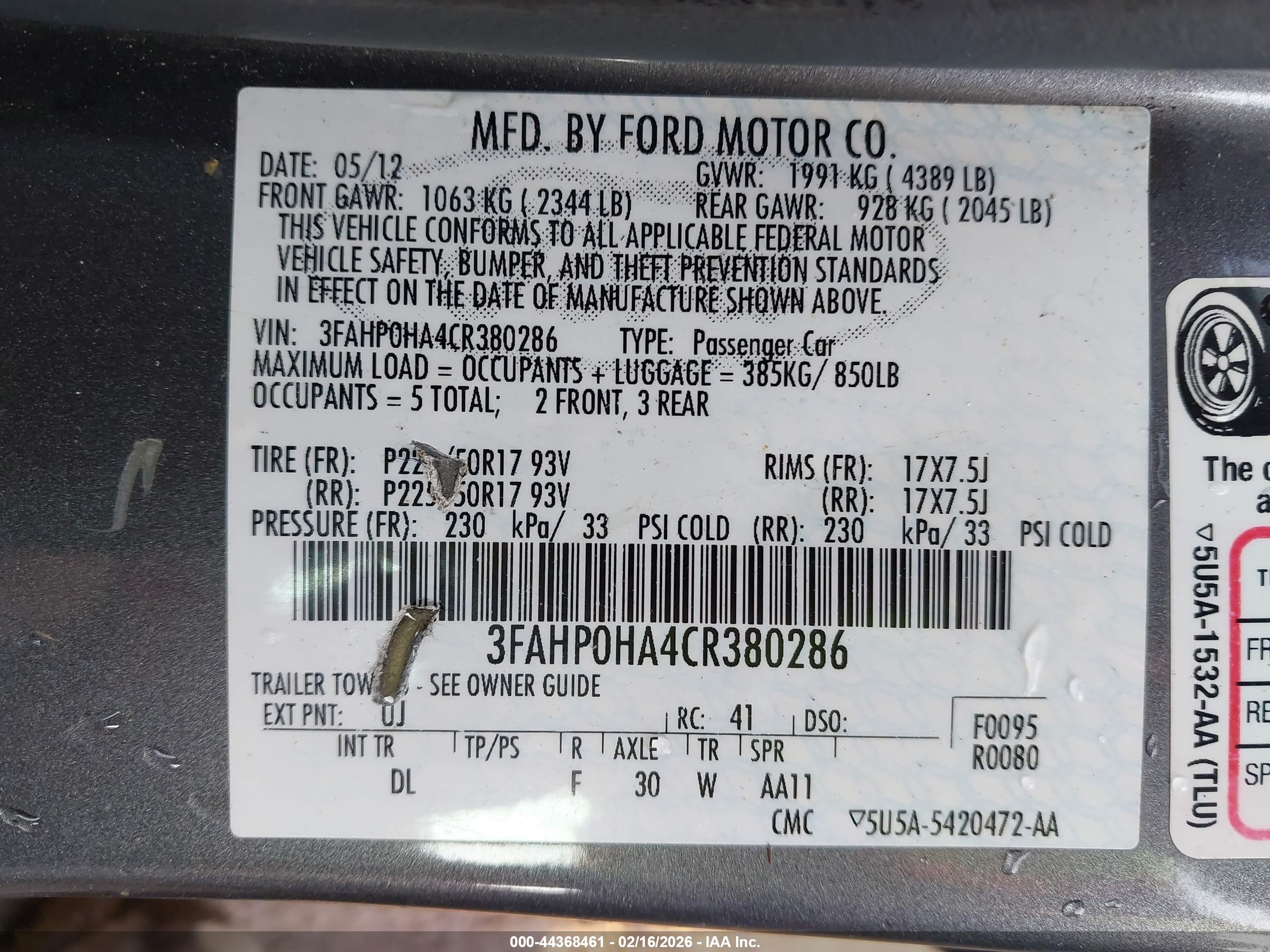 FORD FUSION image 9