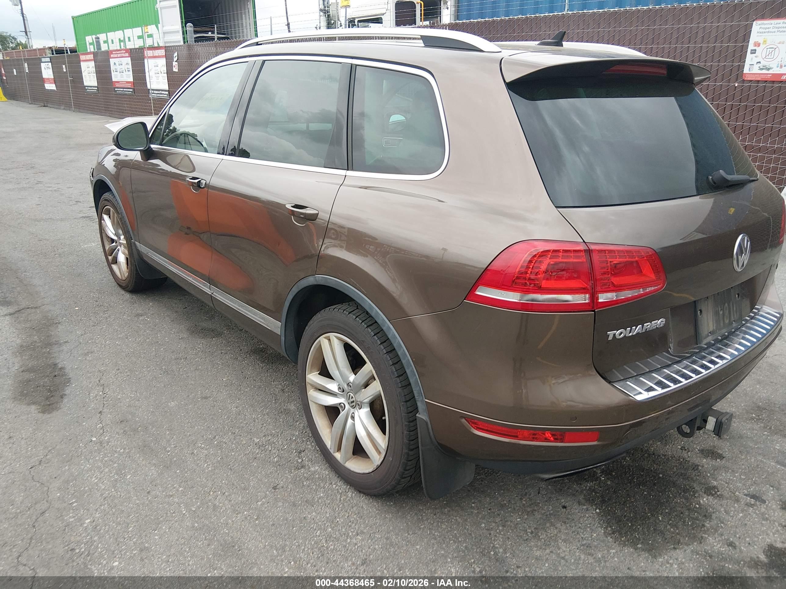 VOLKSWAGEN TOUAREG image 3