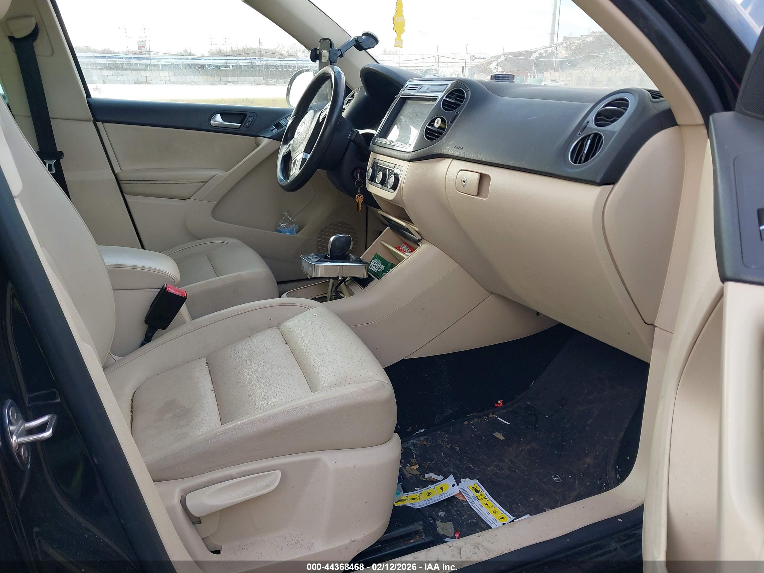 VOLKSWAGEN TIGUAN image 5