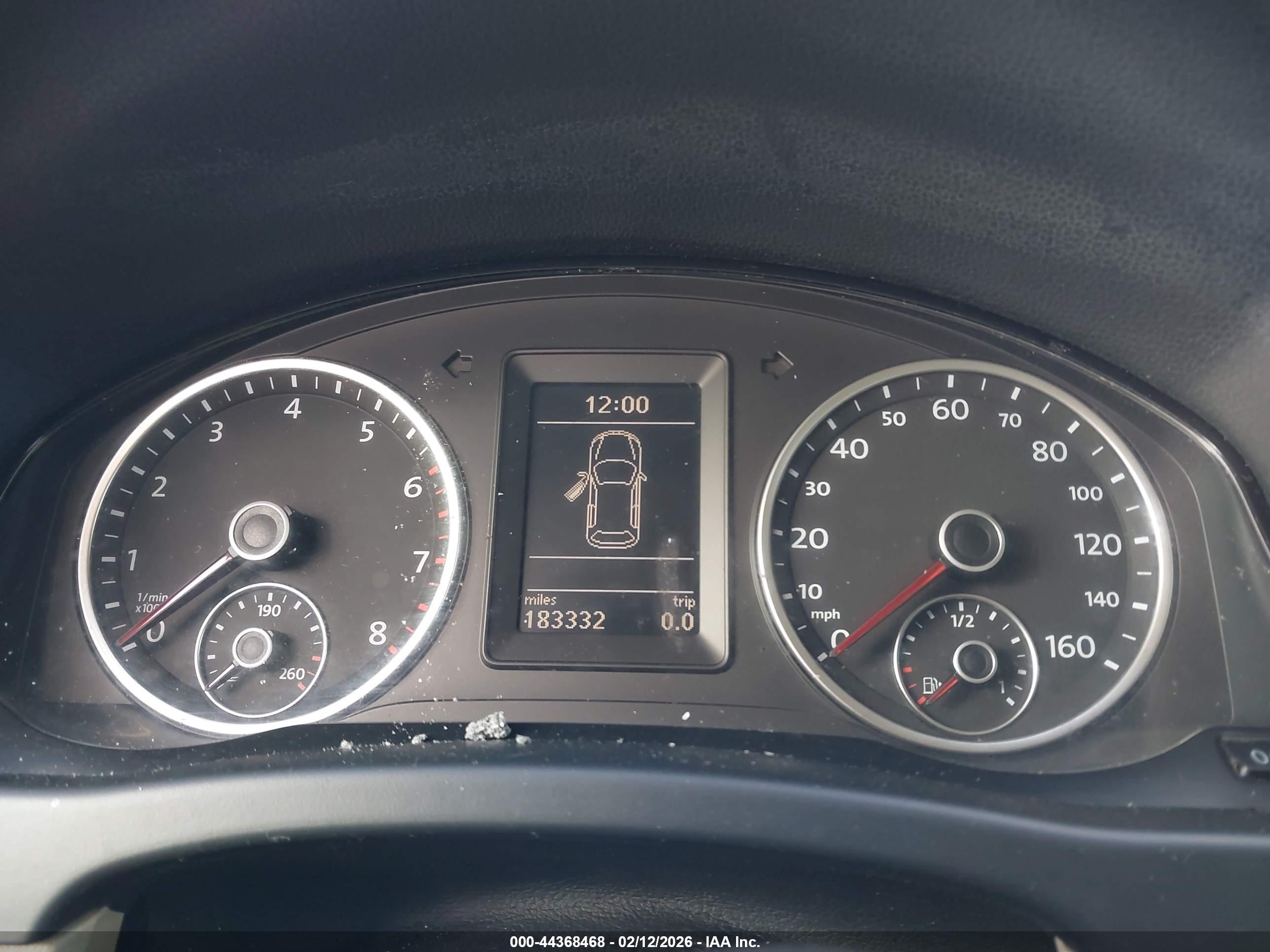 VOLKSWAGEN TIGUAN image 7
